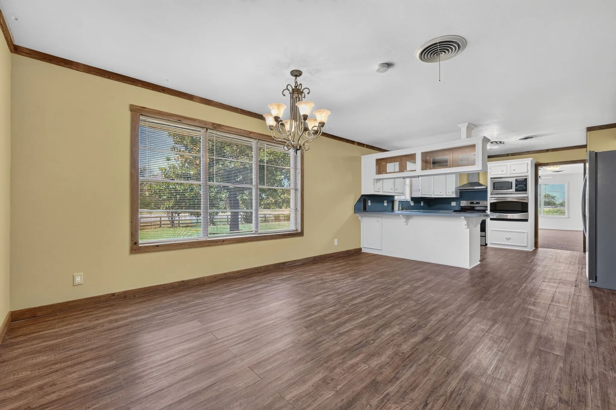 Single Family Residence For Sale in Robertson County , 12434 Fm 937, Thornton, Texas 76687, 4 Bedroom, 3 Bathroom, 4 Garage spaces, 3,612 Sqft, built in 1963, mls#21372479, Real Estate Agent in Thornton, Homes For Sale in Robertson county, Homes For Sale in Thornton, Realtor in Thornton Texas, Real Estate Brokerage Independent Realty Texas, Luminita Cordes Realtor