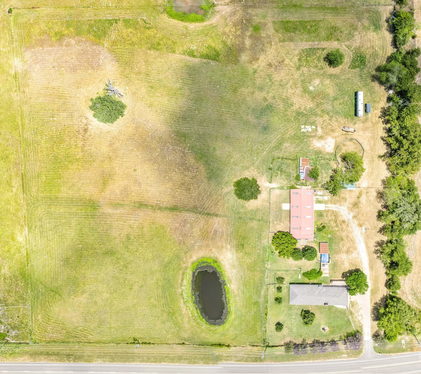 Single Family Residence For Sale in Robertson County , 12434 Fm 937, Thornton, Texas 76687, 4 Bedroom, 3 Bathroom, 4 Garage spaces, 3,612 Sqft, built in 1963, mls#21372479, Real Estate Agent in Thornton, Homes For Sale in Robertson county, Homes For Sale in Thornton, Realtor in Thornton Texas, Real Estate Brokerage Independent Realty Texas, Luminita Cordes Realtor