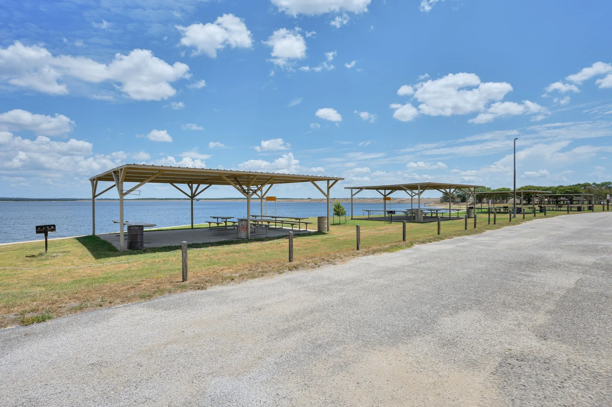 Single Family Residence For Sale in Robertson County , 12434 Fm 937, Thornton, Texas 76687, 4 Bedroom, 3 Bathroom, 4 Garage spaces, 3,612 Sqft, built in 1963, mls#21372479, Real Estate Agent in Thornton, Homes For Sale in Robertson county, Homes For Sale in Thornton, Realtor in Thornton Texas, Real Estate Brokerage Independent Realty Texas, Luminita Cordes Realtor