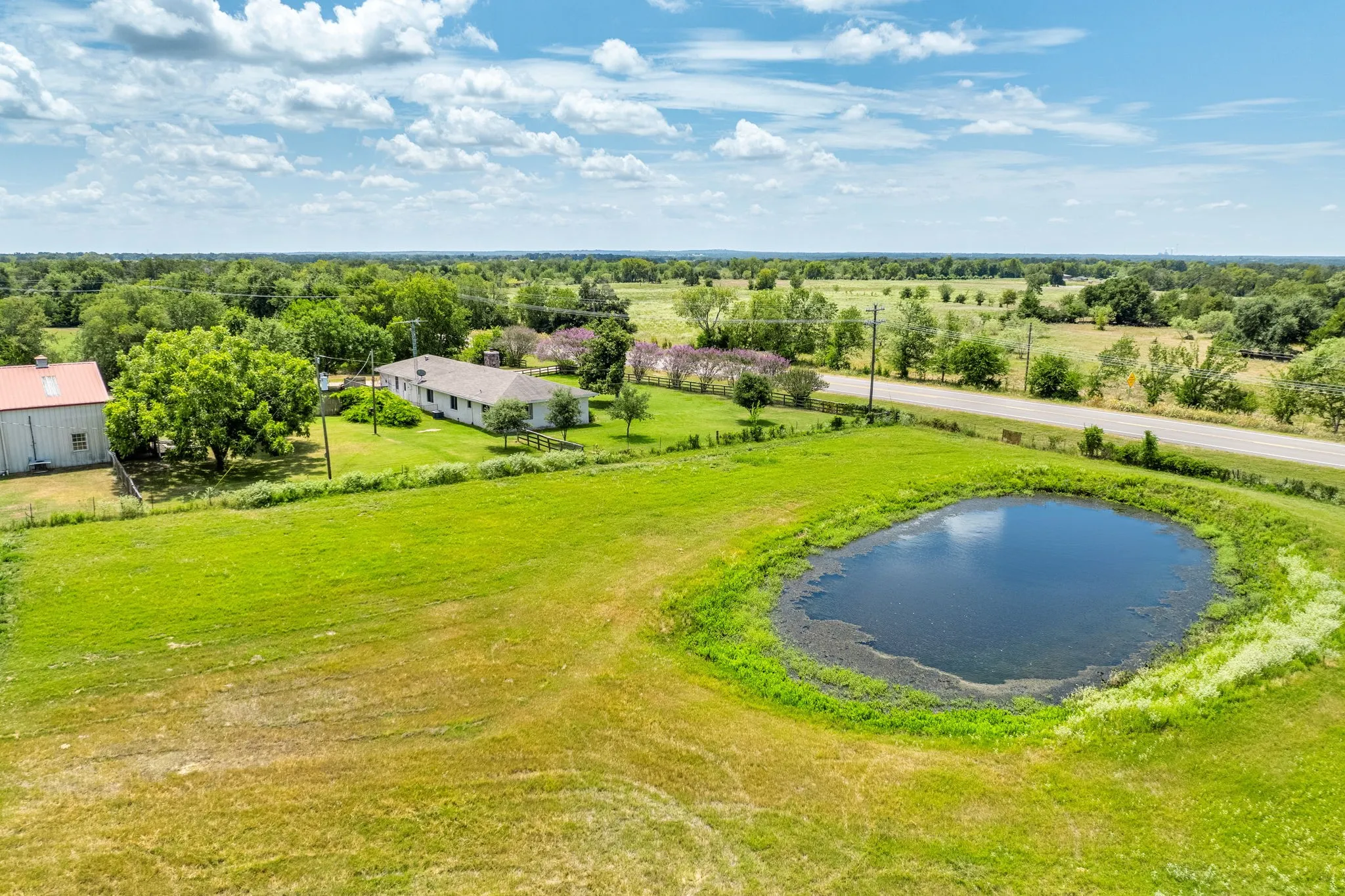 Single Family Residence For Sale in Robertson County , 12434 Fm 937, Thornton, Texas 76687, 4 Bedroom, 3 Bathroom, 4 Garage spaces, 3,612 Sqft, built in 1963, mls#21372479, Real Estate Agent in Thornton, Homes For Sale in Robertson county, Homes For Sale in Thornton, Realtor in Thornton Texas, Real Estate Brokerage Independent Realty Texas, Luminita Cordes Realtor
