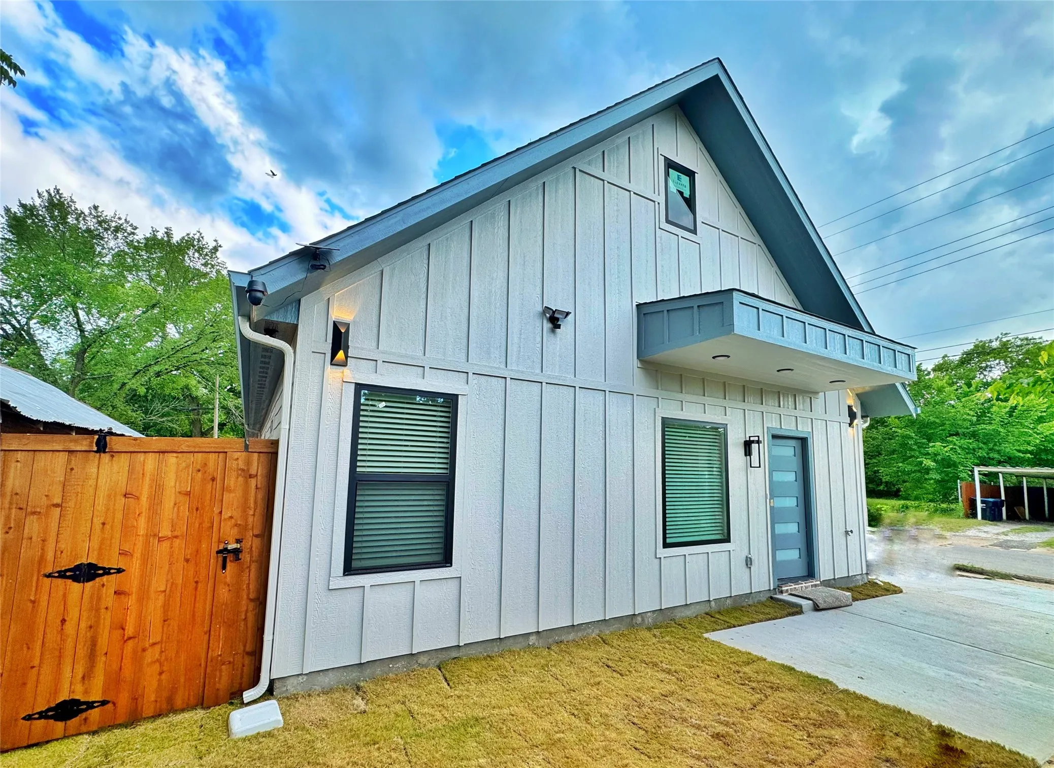 Duplex For Rent in Hunt County , 2916 Hemphill Street B, Greenville, Texas 75401, 3 Bedroom, 2 Bathroom, Garage spaces, 910 Sqft, built in 2026, mls#21372568, Real Estate Agent in Greenville, Homes For Rent in Hunt county, Homes For Rent in Greenville, Realtor in Greenville Texas, Real Estate Brokerage Independent Realty Texas, Luminita Cordes Realtor