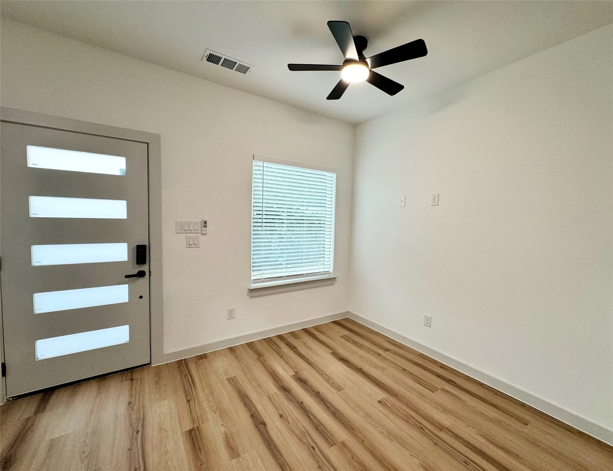Duplex For Rent in Hunt County , 2916 Hemphill Street B, Greenville, Texas 75401, 3 Bedroom, 2 Bathroom, Garage spaces, 910 Sqft, built in 2026, mls#21372568, Real Estate Agent in Greenville, Homes For Rent in Hunt county, Homes For Rent in Greenville, Realtor in Greenville Texas, Real Estate Brokerage Independent Realty Texas, Luminita Cordes Realtor