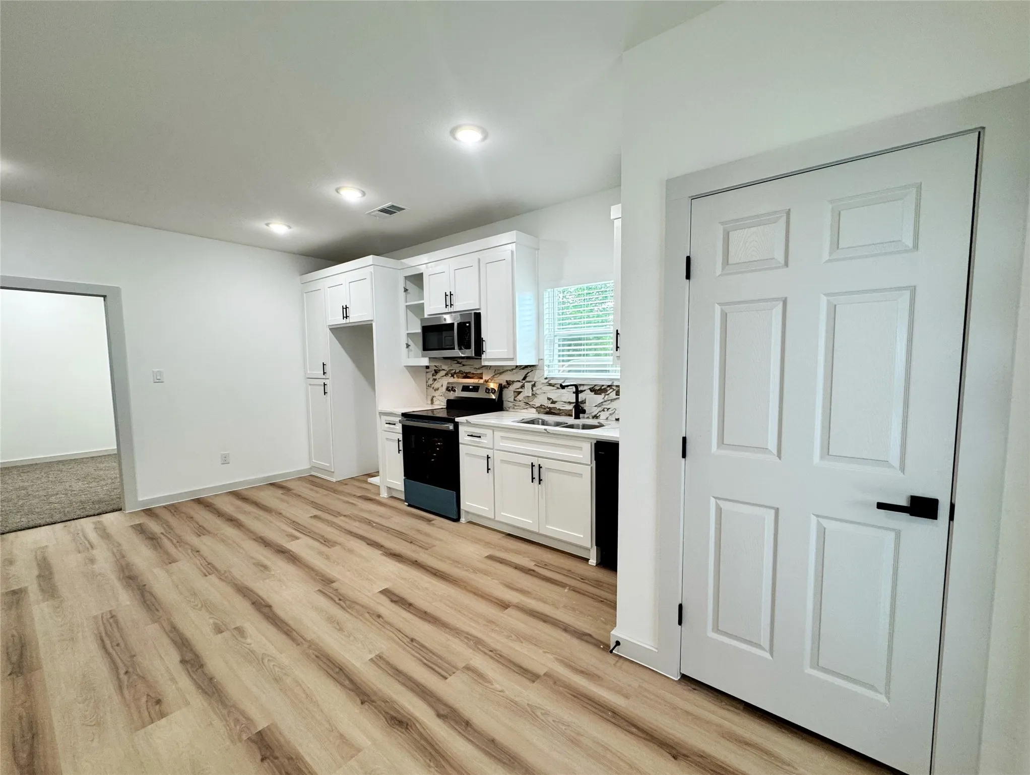 Duplex For Rent in Hunt County , 2916 Hemphill Street B, Greenville, Texas 75401, 3 Bedroom, 2 Bathroom, Garage spaces, 910 Sqft, built in 2026, mls#21372568, Real Estate Agent in Greenville, Homes For Rent in Hunt county, Homes For Rent in Greenville, Realtor in Greenville Texas, Real Estate Brokerage Independent Realty Texas, Luminita Cordes Realtor