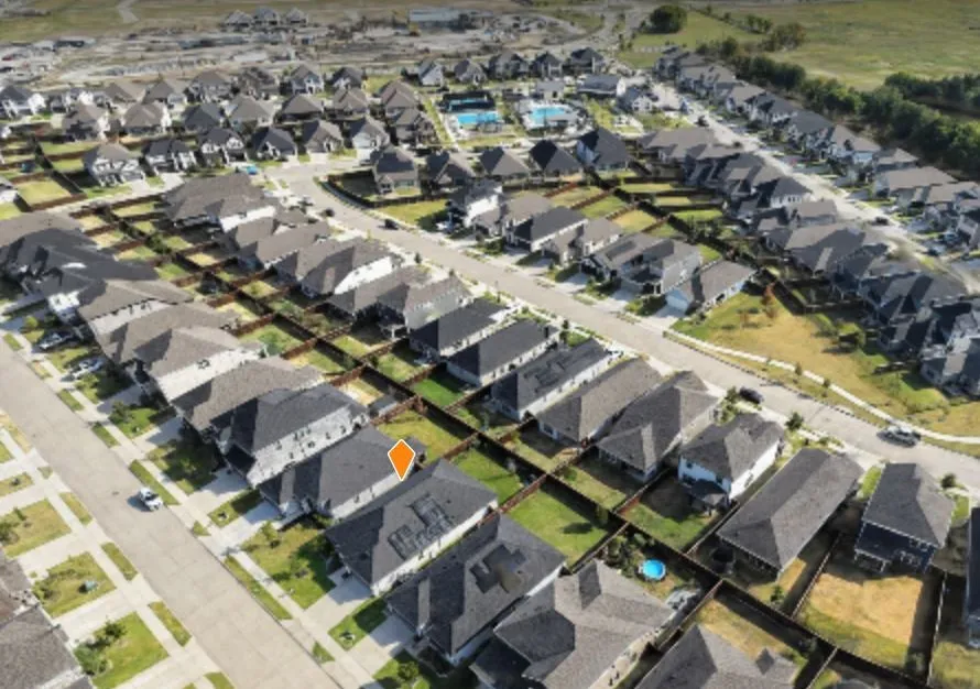 Here's a quick bird's eye view where you can see the community pool & clubhouse nearby.