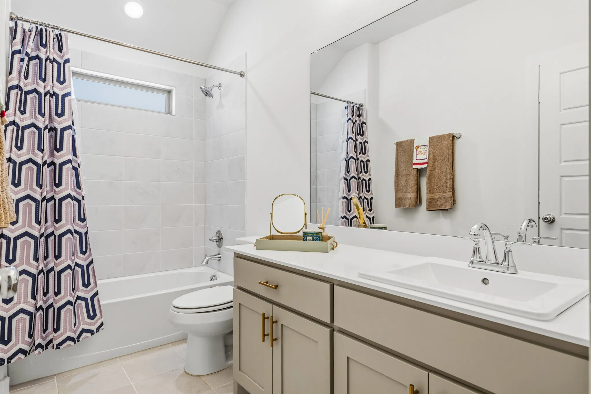 This Full Bath is perfectly positioned between Bedrooms #2 & #3.  It even has a bidet.