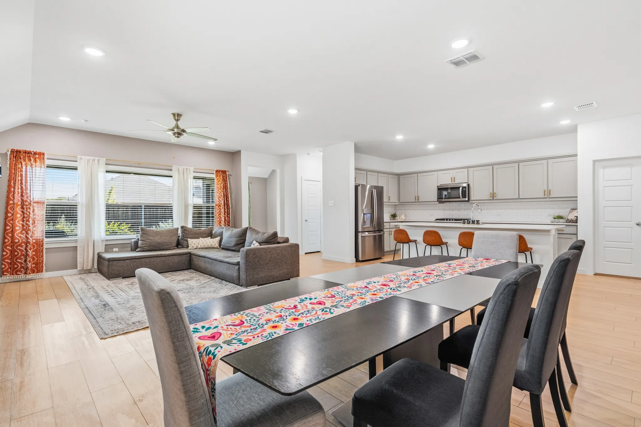 Welcome Home!
Gorgeous Open Floor Plan