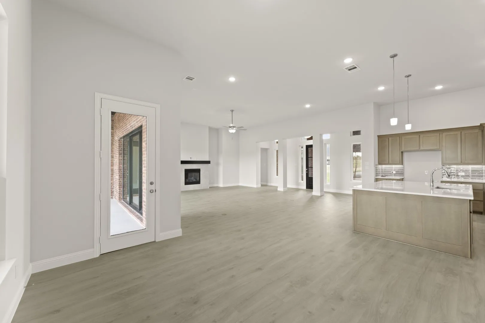 16. 6635 Emerson - Dining