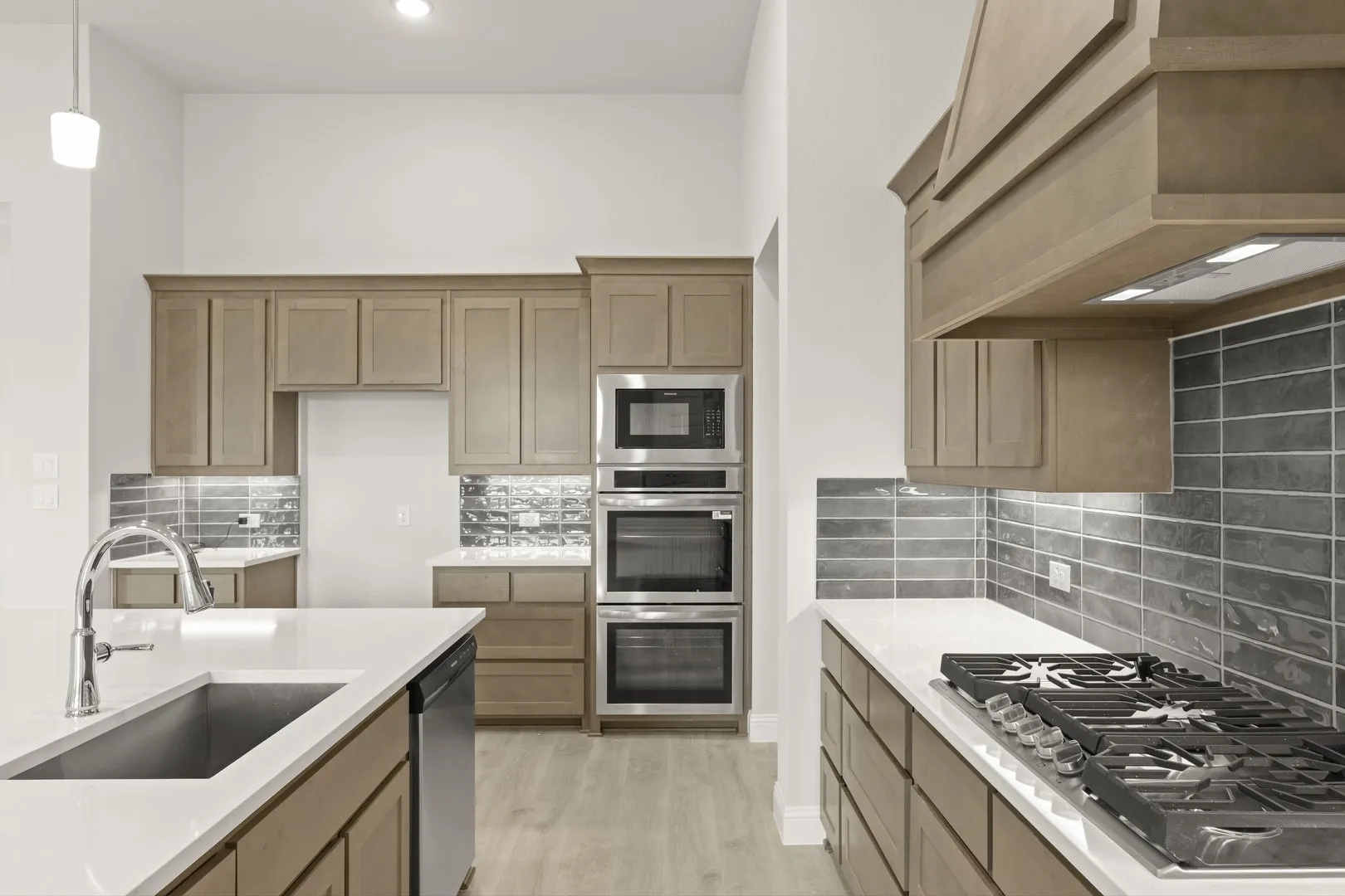 13. 6635 Emerson - Kitchen (3)