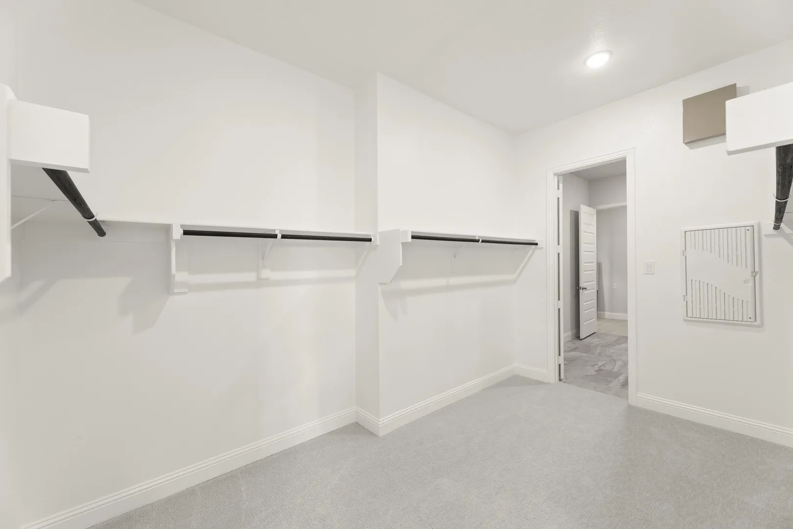 21. 6635 Emerson - Closet