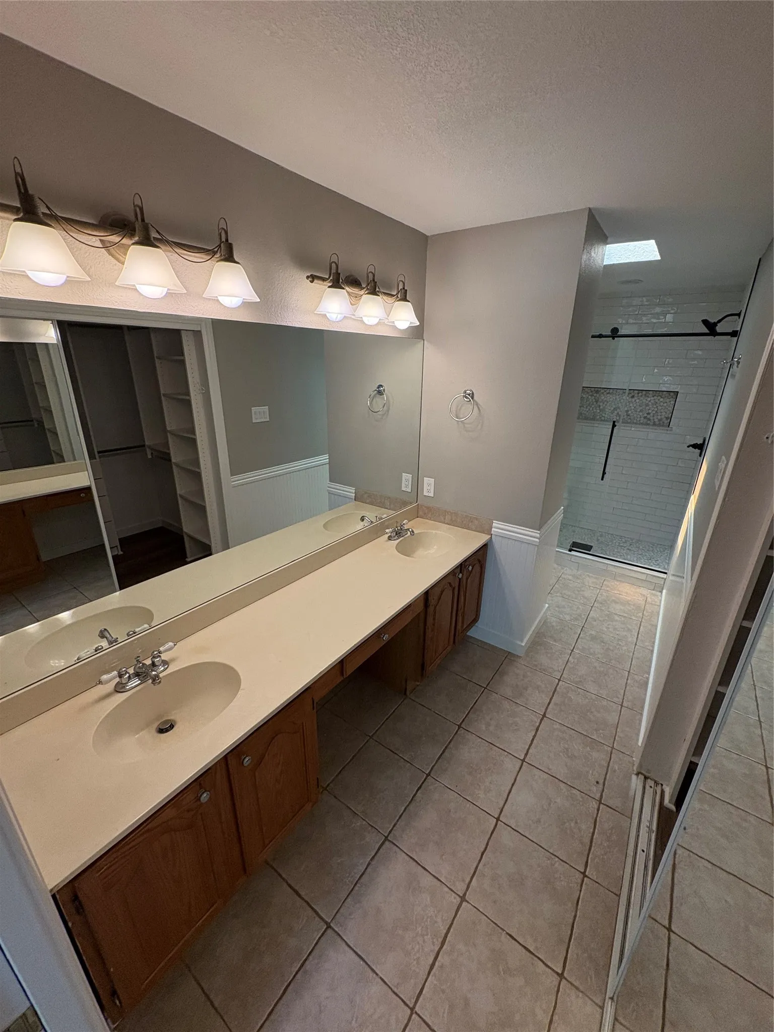 Single Family Residence For Rent in Denton County , 2710 Vistaview Drive, Corinth, Texas 76210, 4 Bedroom, 2 Bathroom, 2 Garage spaces, 1,820 Sqft, built in 1986, mls#21371146, Real Estate Agent in Corinth, Homes For Rent in Denton county, Homes For Rent in Corinth, Realtor in Corinth Texas, Real Estate Brokerage Independent Realty Texas, Luminita Cordes Realtor