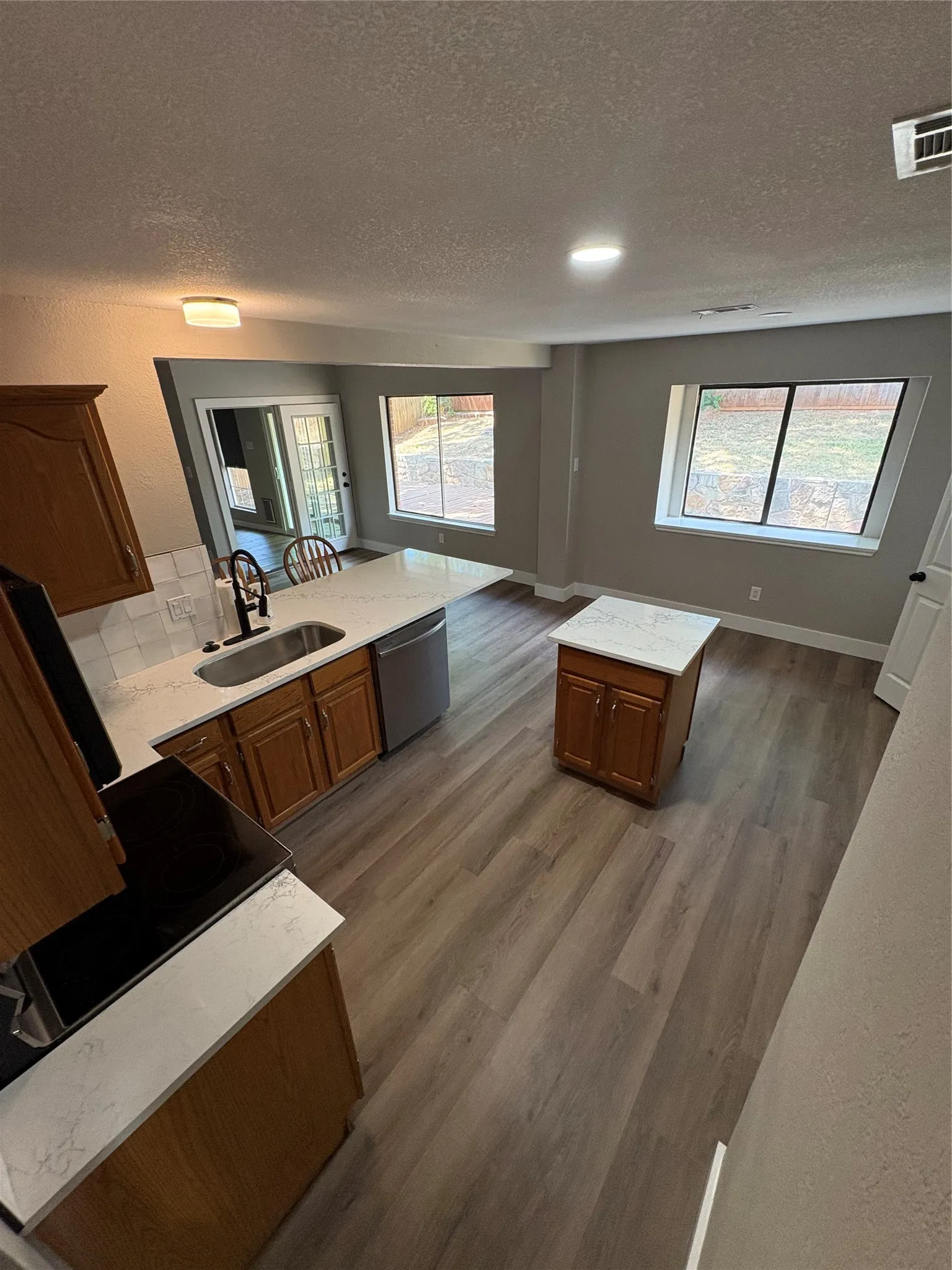 Single Family Residence For Rent in Denton County , 2710 Vistaview Drive, Corinth, Texas 76210, 4 Bedroom, 2 Bathroom, 2 Garage spaces, 1,820 Sqft, built in 1986, mls#21371146, Real Estate Agent in Corinth, Homes For Rent in Denton county, Homes For Rent in Corinth, Realtor in Corinth Texas, Real Estate Brokerage Independent Realty Texas, Luminita Cordes Realtor