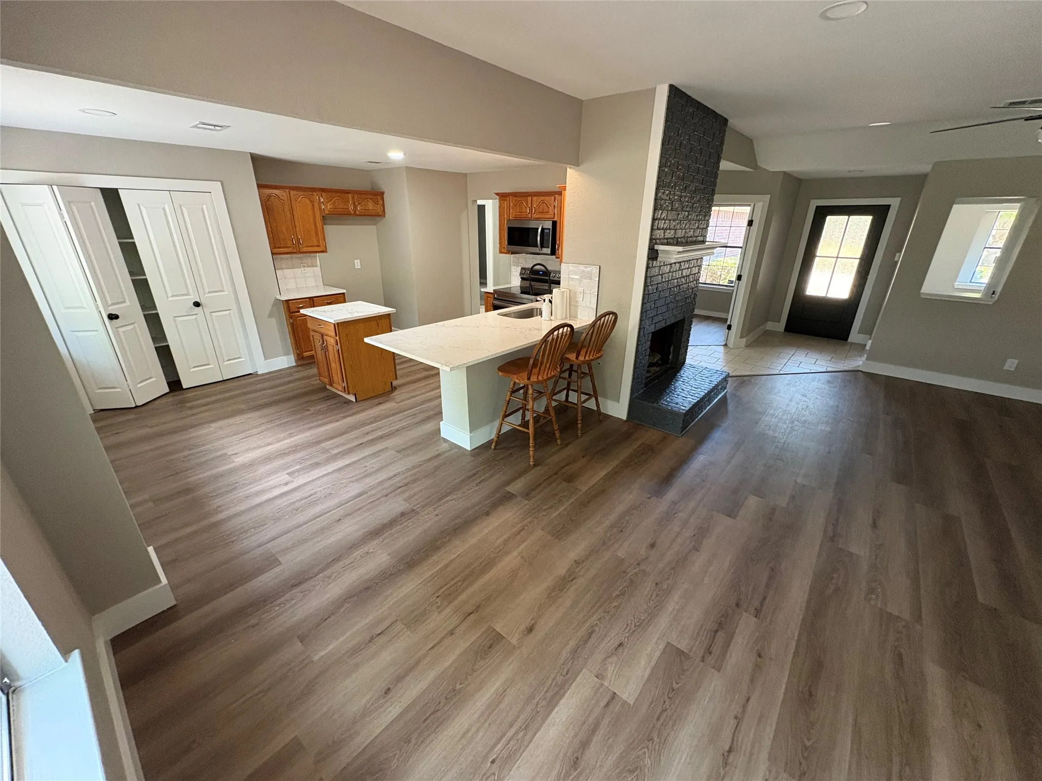 Single Family Residence For Rent in Denton County , 2710 Vistaview Drive, Corinth, Texas 76210, 4 Bedroom, 2 Bathroom, 2 Garage spaces, 1,820 Sqft, built in 1986, mls#21371146, Real Estate Agent in Corinth, Homes For Rent in Denton county, Homes For Rent in Corinth, Realtor in Corinth Texas, Real Estate Brokerage Independent Realty Texas, Luminita Cordes Realtor