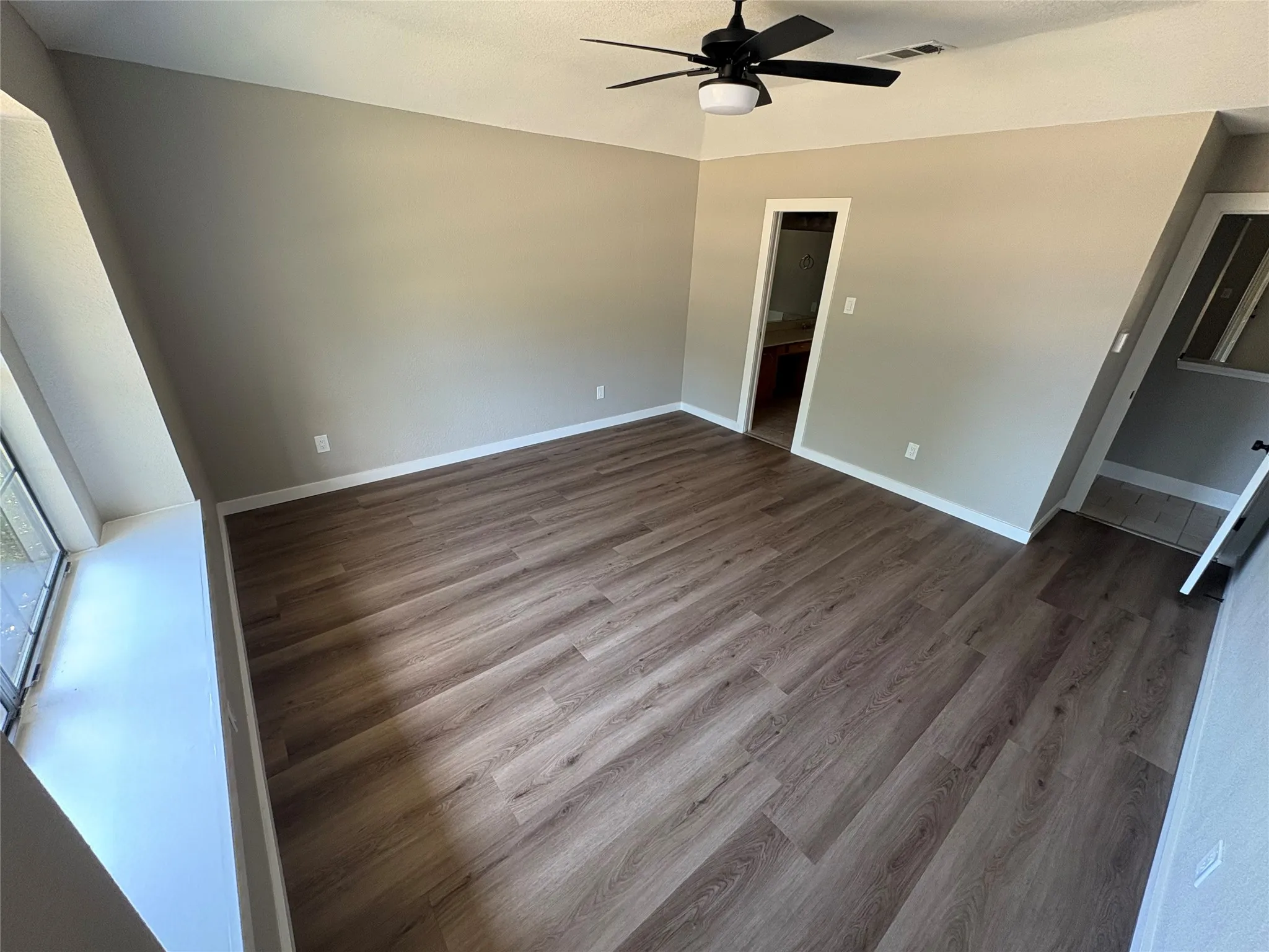Single Family Residence For Rent in Denton County , 2710 Vistaview Drive, Corinth, Texas 76210, 4 Bedroom, 2 Bathroom, 2 Garage spaces, 1,820 Sqft, built in 1986, mls#21371146, Real Estate Agent in Corinth, Homes For Rent in Denton county, Homes For Rent in Corinth, Realtor in Corinth Texas, Real Estate Brokerage Independent Realty Texas, Luminita Cordes Realtor