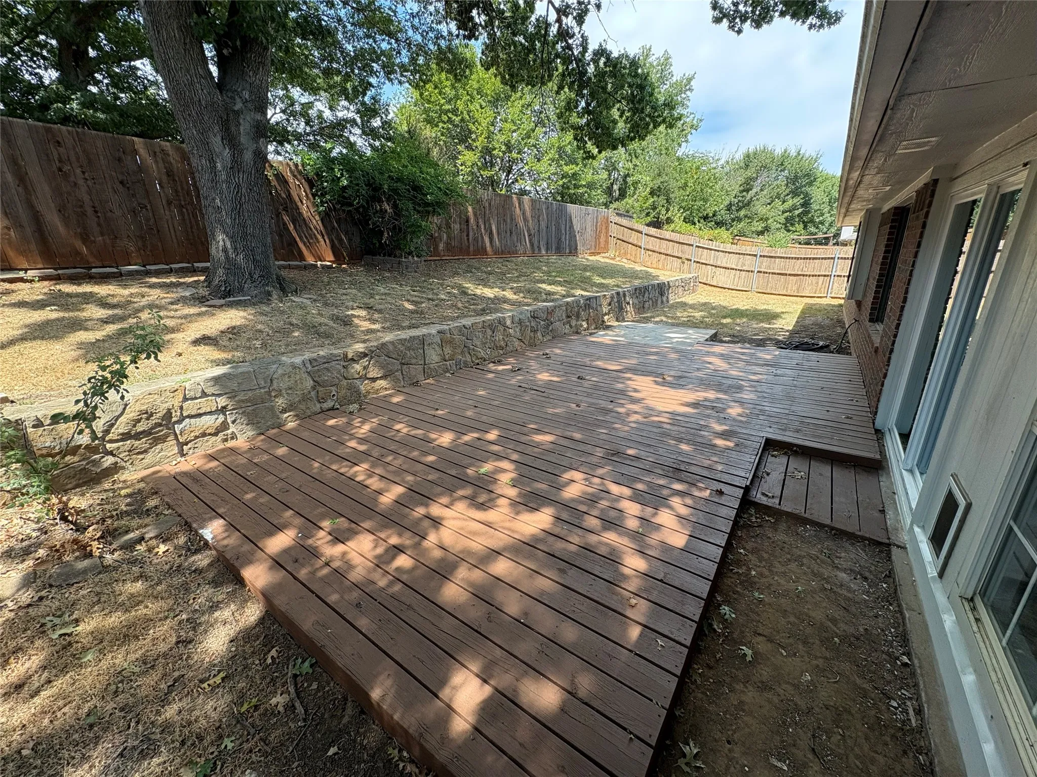 Single Family Residence For Rent in Denton County , 2710 Vistaview Drive, Corinth, Texas 76210, 4 Bedroom, 2 Bathroom, 2 Garage spaces, 1,820 Sqft, built in 1986, mls#21371146, Real Estate Agent in Corinth, Homes For Rent in Denton county, Homes For Rent in Corinth, Realtor in Corinth Texas, Real Estate Brokerage Independent Realty Texas, Luminita Cordes Realtor