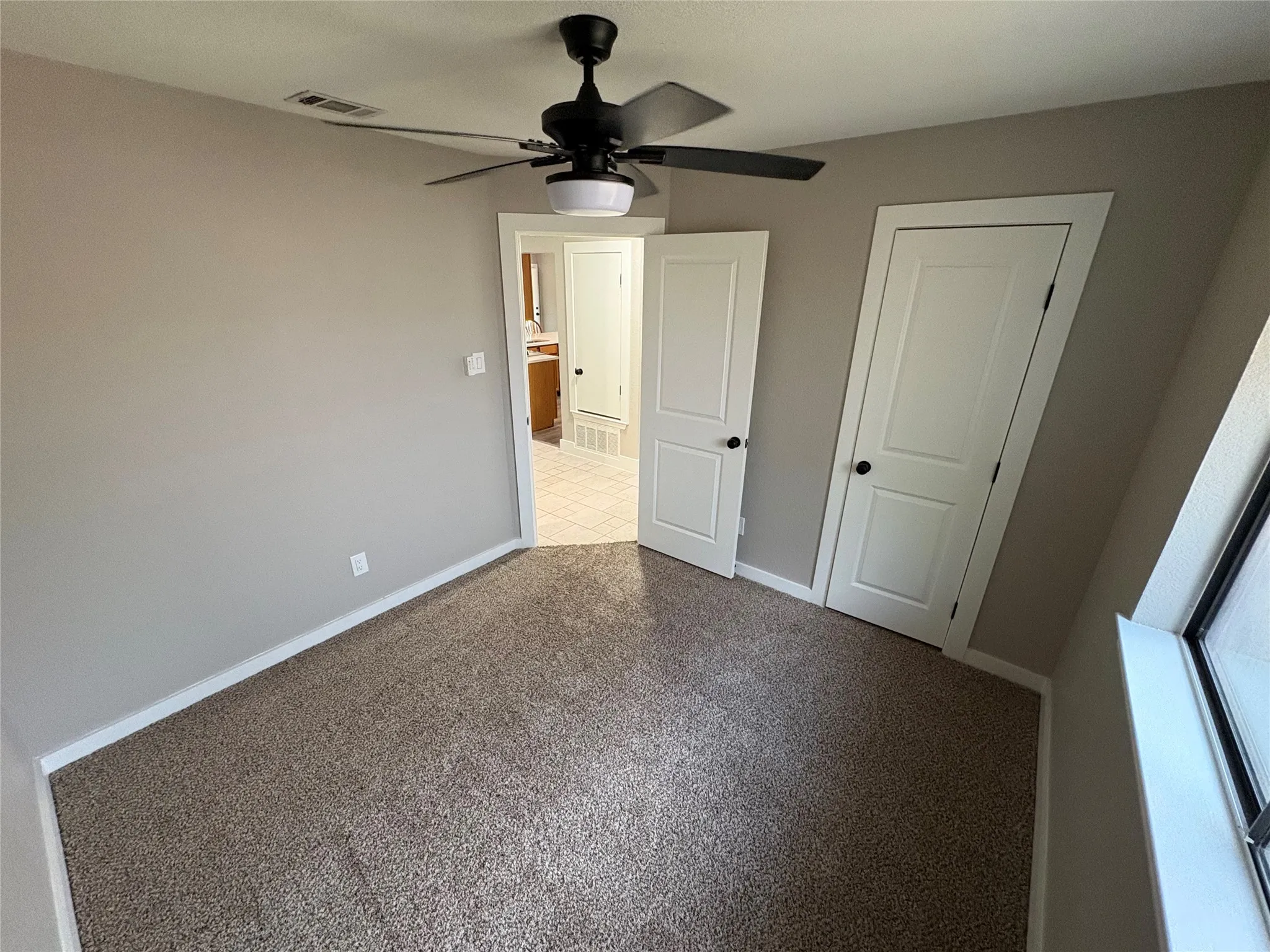 Single Family Residence For Rent in Denton County , 2710 Vistaview Drive, Corinth, Texas 76210, 4 Bedroom, 2 Bathroom, 2 Garage spaces, 1,820 Sqft, built in 1986, mls#21371146, Real Estate Agent in Corinth, Homes For Rent in Denton county, Homes For Rent in Corinth, Realtor in Corinth Texas, Real Estate Brokerage Independent Realty Texas, Luminita Cordes Realtor