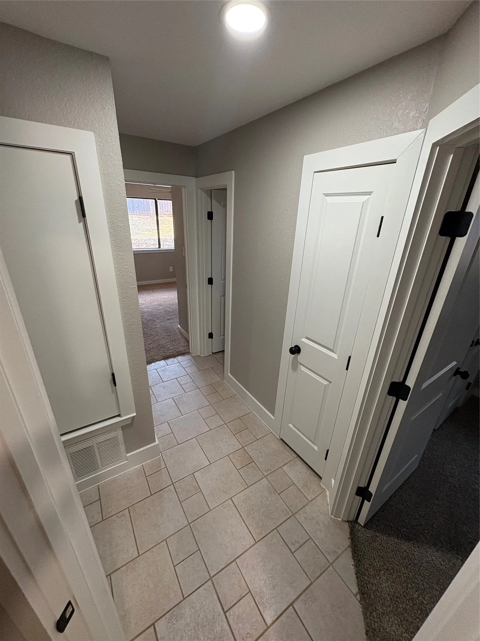 Single Family Residence For Rent in Denton County , 2710 Vistaview Drive, Corinth, Texas 76210, 4 Bedroom, 2 Bathroom, 2 Garage spaces, 1,820 Sqft, built in 1986, mls#21371146, Real Estate Agent in Corinth, Homes For Rent in Denton county, Homes For Rent in Corinth, Realtor in Corinth Texas, Real Estate Brokerage Independent Realty Texas, Luminita Cordes Realtor