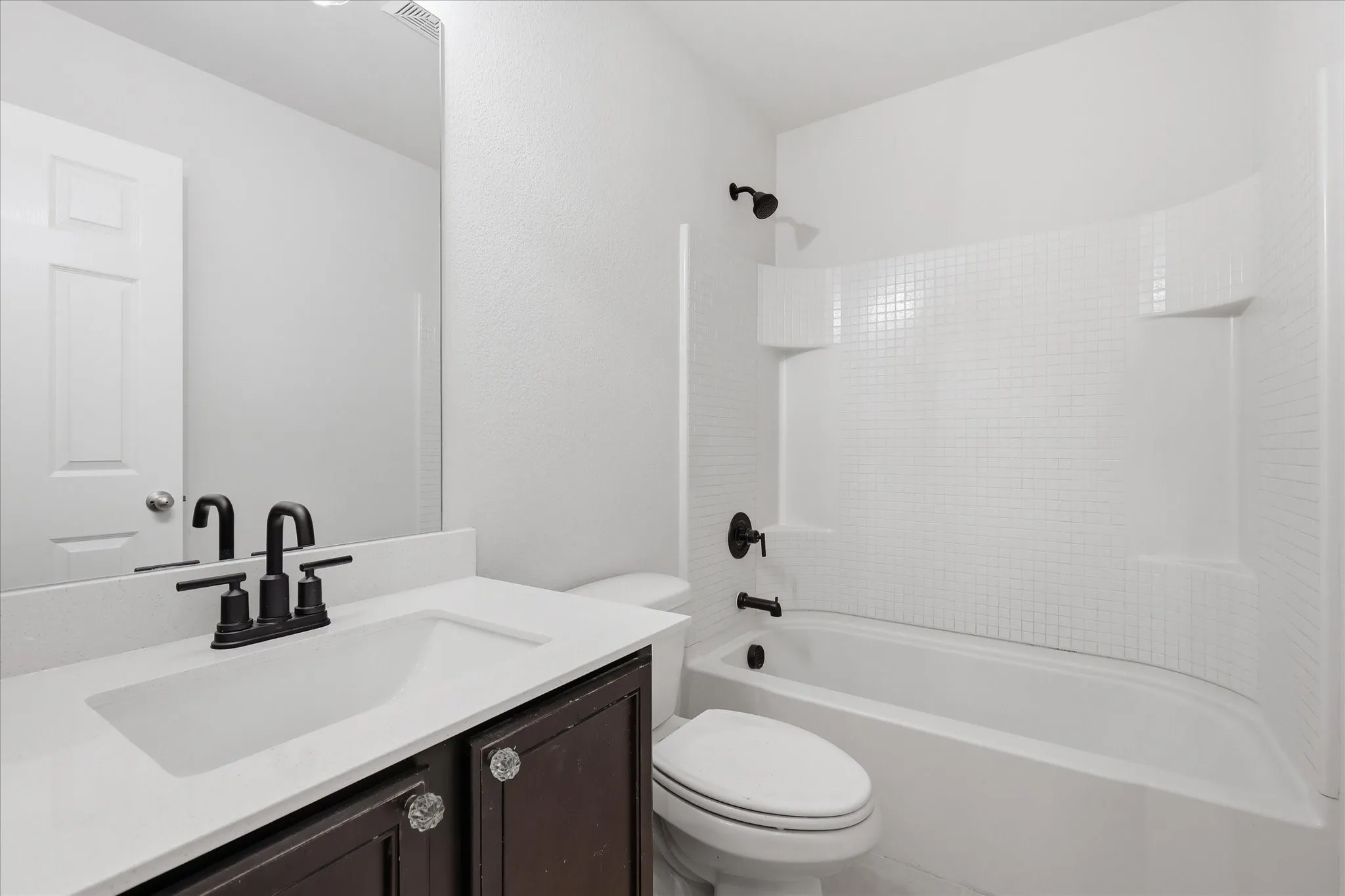 Single Family Residence For Sale in Denton County , 3900 Oceanview Drive, Denton, Texas 76208, 3 Bedroom, 2 Bathroom, 2 Garage spaces, 1,851 Sqft, built in 2013, mls#21372563, Real Estate Agent in Denton, Homes For Sale in Denton county, Homes For Sale in Denton, Realtor in Denton Texas, Real Estate Brokerage Independent Realty Texas, Luminita Cordes Realtor