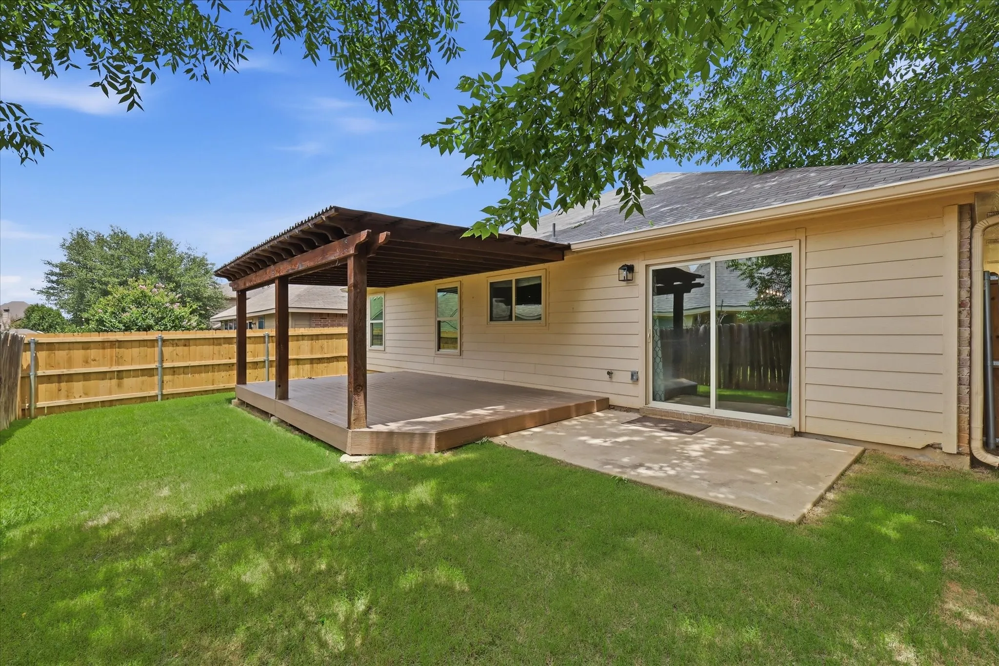 Single Family Residence For Sale in Denton County , 3900 Oceanview Drive, Denton, Texas 76208, 3 Bedroom, 2 Bathroom, 2 Garage spaces, 1,851 Sqft, built in 2013, mls#21372563, Real Estate Agent in Denton, Homes For Sale in Denton county, Homes For Sale in Denton, Realtor in Denton Texas, Real Estate Brokerage Independent Realty Texas, Luminita Cordes Realtor
