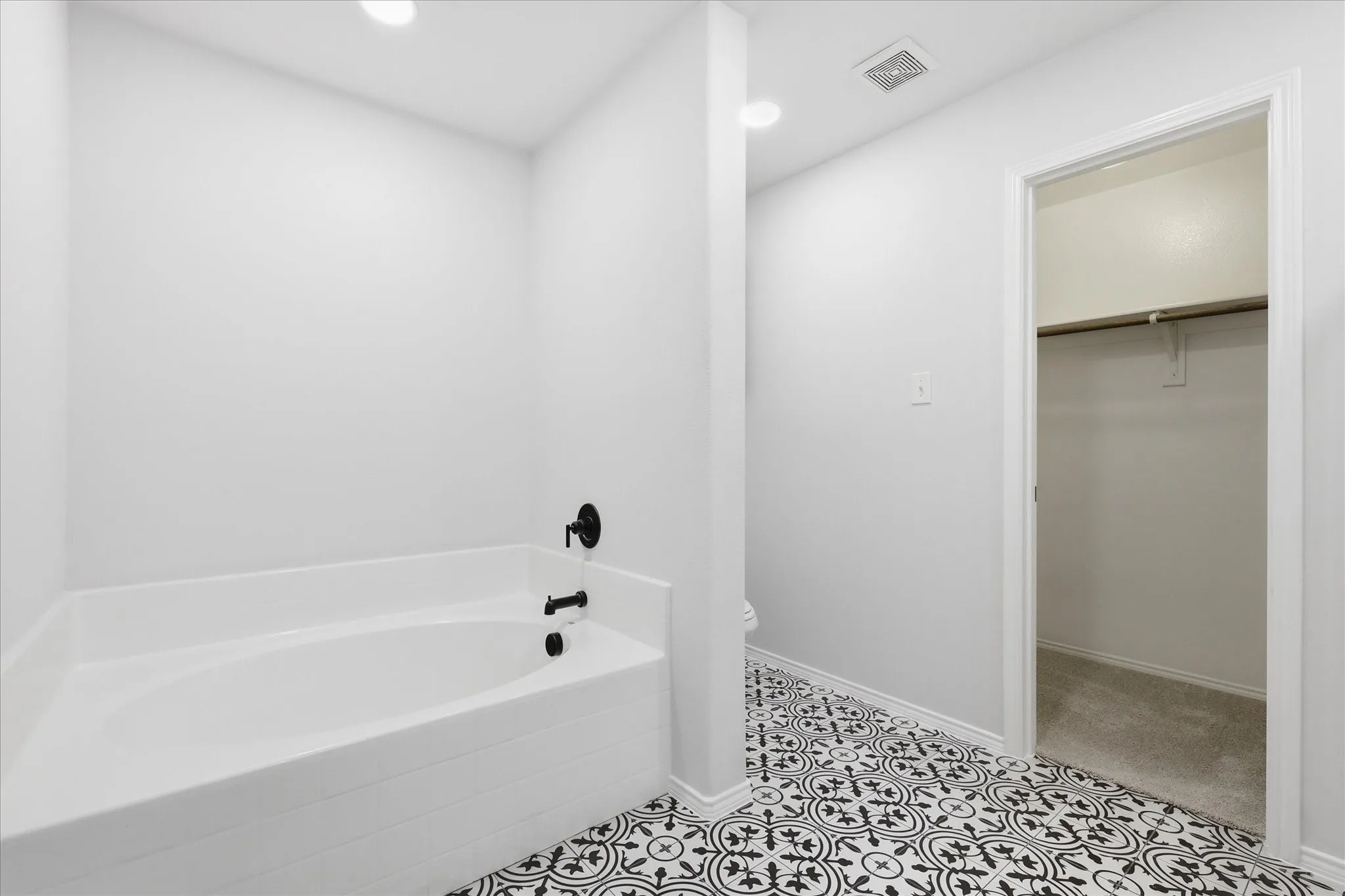 Single Family Residence For Sale in Denton County , 3900 Oceanview Drive, Denton, Texas 76208, 3 Bedroom, 2 Bathroom, 2 Garage spaces, 1,851 Sqft, built in 2013, mls#21372563, Real Estate Agent in Denton, Homes For Sale in Denton county, Homes For Sale in Denton, Realtor in Denton Texas, Real Estate Brokerage Independent Realty Texas, Luminita Cordes Realtor