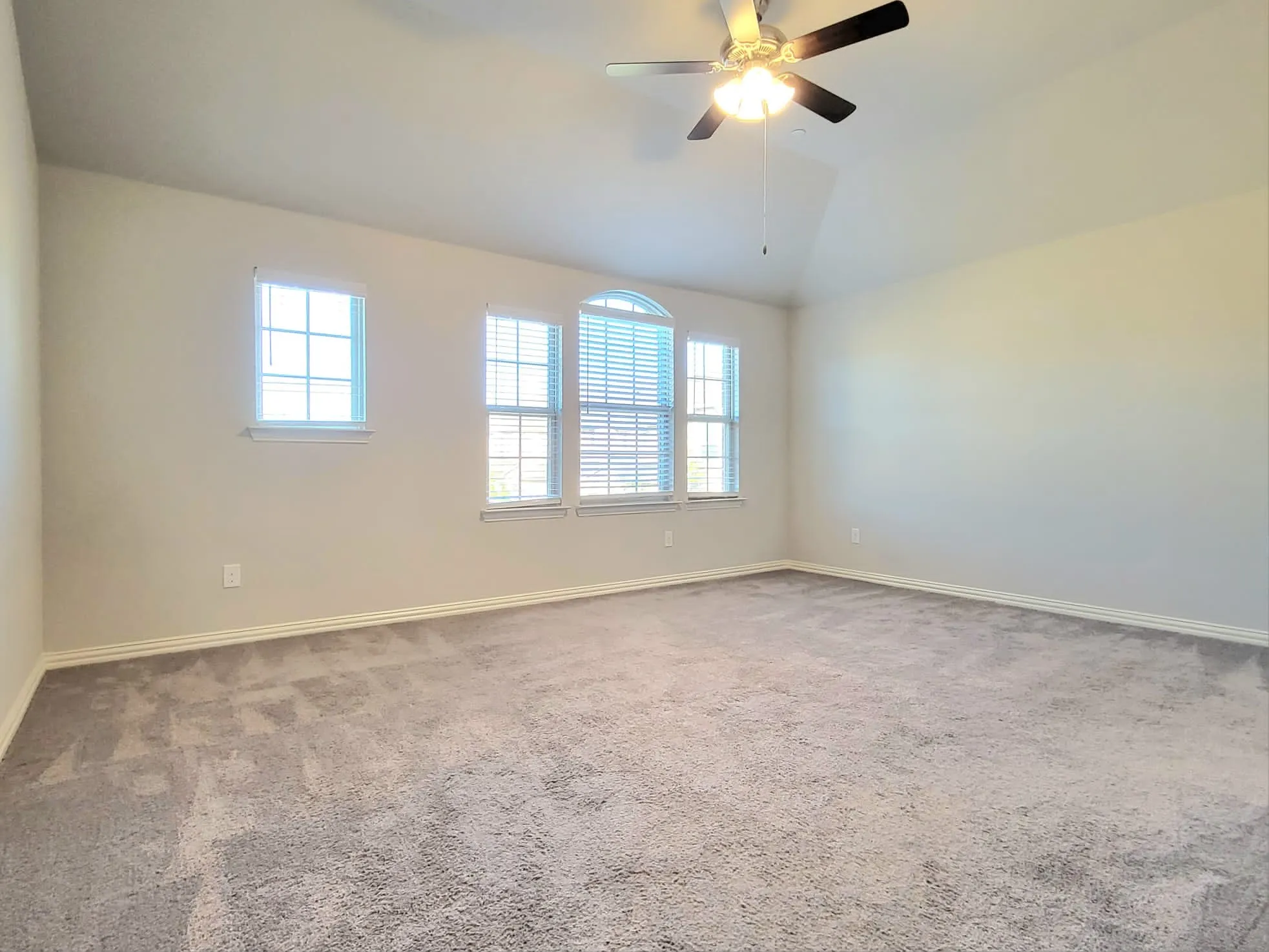 Townhouse For Rent in Denton County , 829 Ben Lane, Lewisville, Texas 75056, 3 Bedroom, 3 Bathroom, 2 Garage spaces, 1,714 Sqft, built in 2019, mls#21372483, Real Estate Agent in Lewisville, Homes For Rent in Denton county, Homes For Rent in Lewisville, Realtor in Lewisville Texas, Real Estate Brokerage Independent Realty Texas, Luminita Cordes Realtor