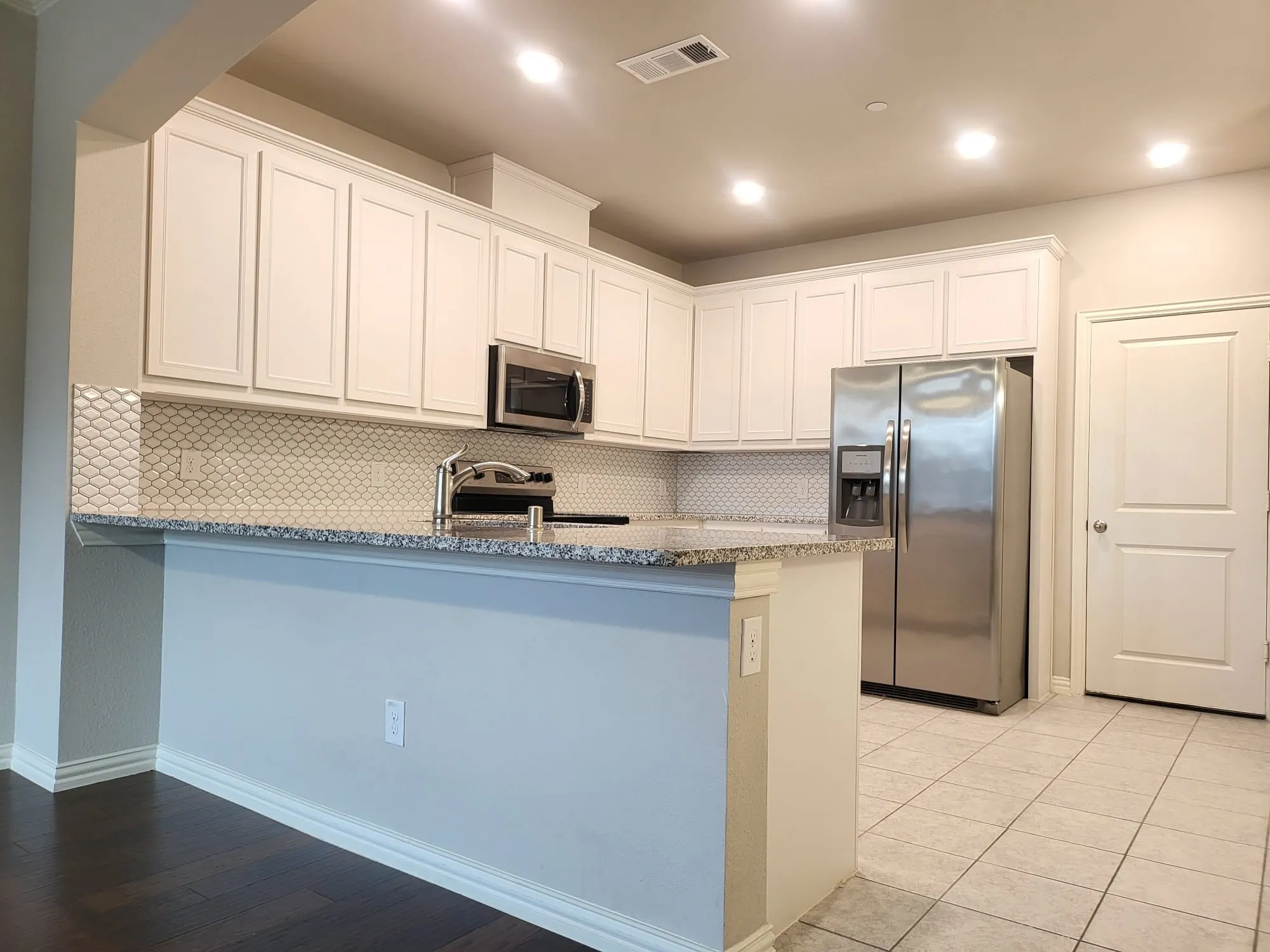 Townhouse For Rent in Denton County , 829 Ben Lane, Lewisville, Texas 75056, 3 Bedroom, 3 Bathroom, 2 Garage spaces, 1,714 Sqft, built in 2019, mls#21372483, Real Estate Agent in Lewisville, Homes For Rent in Denton county, Homes For Rent in Lewisville, Realtor in Lewisville Texas, Real Estate Brokerage Independent Realty Texas, Luminita Cordes Realtor