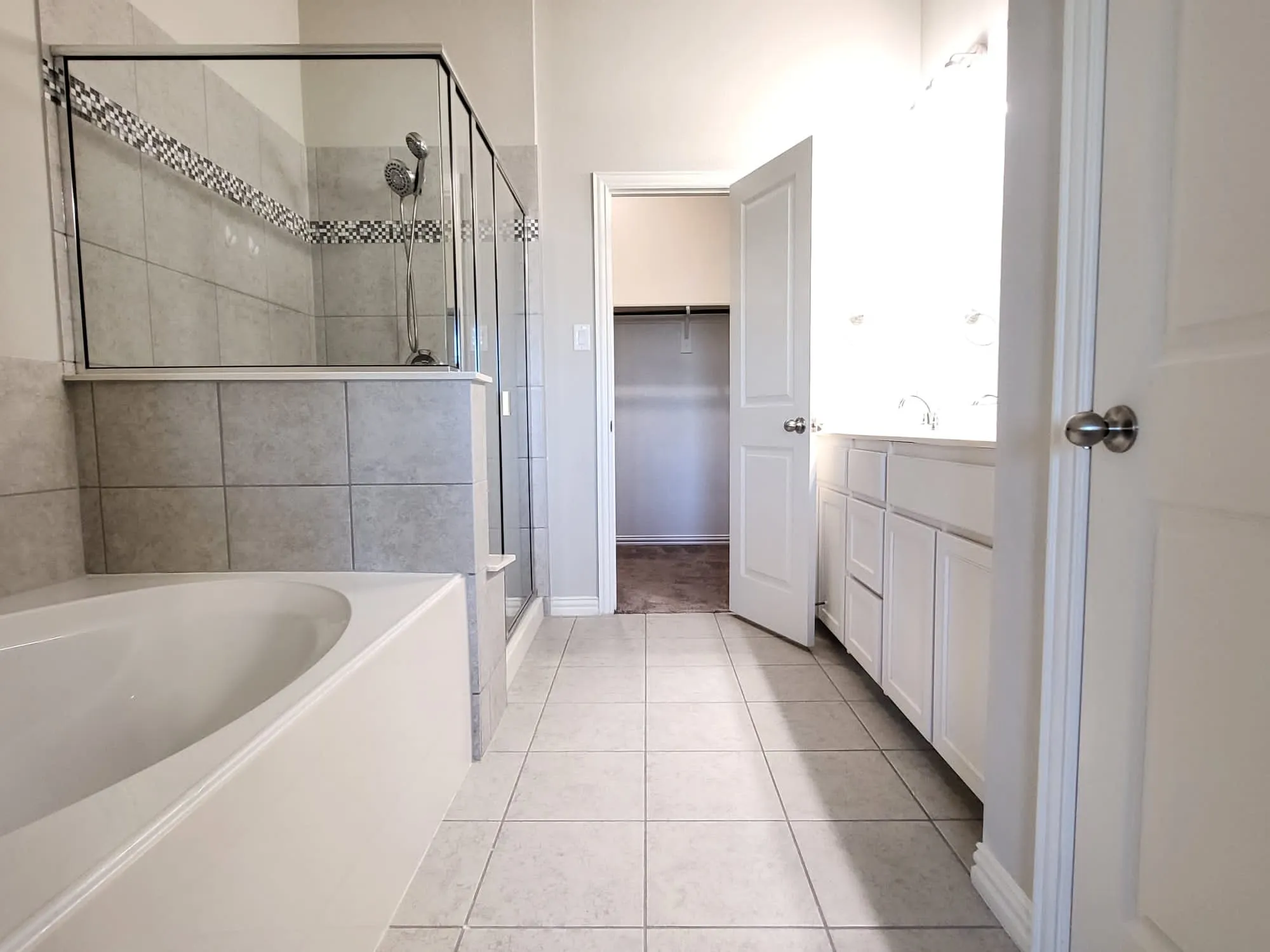 Townhouse For Rent in Denton County , 829 Ben Lane, Lewisville, Texas 75056, 3 Bedroom, 3 Bathroom, 2 Garage spaces, 1,714 Sqft, built in 2019, mls#21372483, Real Estate Agent in Lewisville, Homes For Rent in Denton county, Homes For Rent in Lewisville, Realtor in Lewisville Texas, Real Estate Brokerage Independent Realty Texas, Luminita Cordes Realtor