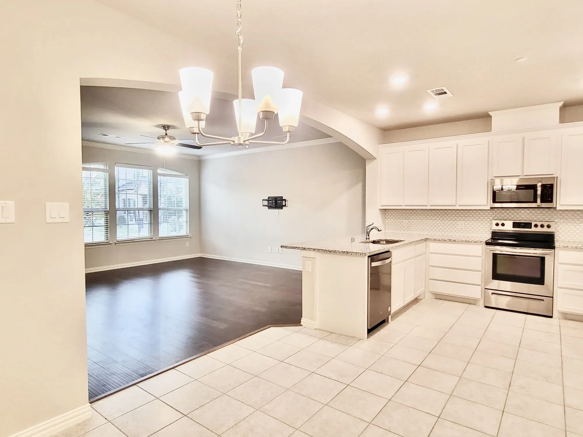 Townhouse For Rent in Denton County , 829 Ben Lane, Lewisville, Texas 75056, 3 Bedroom, 3 Bathroom, 2 Garage spaces, 1,714 Sqft, built in 2019, mls#21372483, Real Estate Agent in Lewisville, Homes For Rent in Denton county, Homes For Rent in Lewisville, Realtor in Lewisville Texas, Real Estate Brokerage Independent Realty Texas, Luminita Cordes Realtor