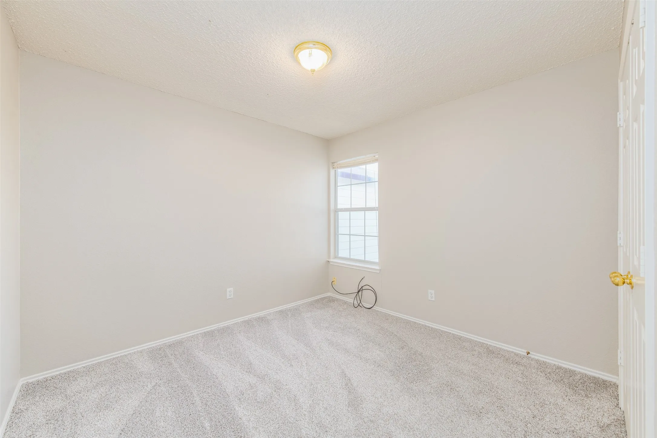 Duplex For Sale in Tarrant County , 7550 Kings Trail, Fort Worth, Texas 76133, 4 Bedroom, 3 Bathroom, Garage spaces, 0 Sqft, built in 2002, mls#21372590, Real Estate Agent in Fort Worth, Homes For Sale in Tarrant county, Homes For Sale in Fort Worth, Realtor in Fort Worth Texas, Real Estate Brokerage Independent Realty Texas, Luminita Cordes Realtor
