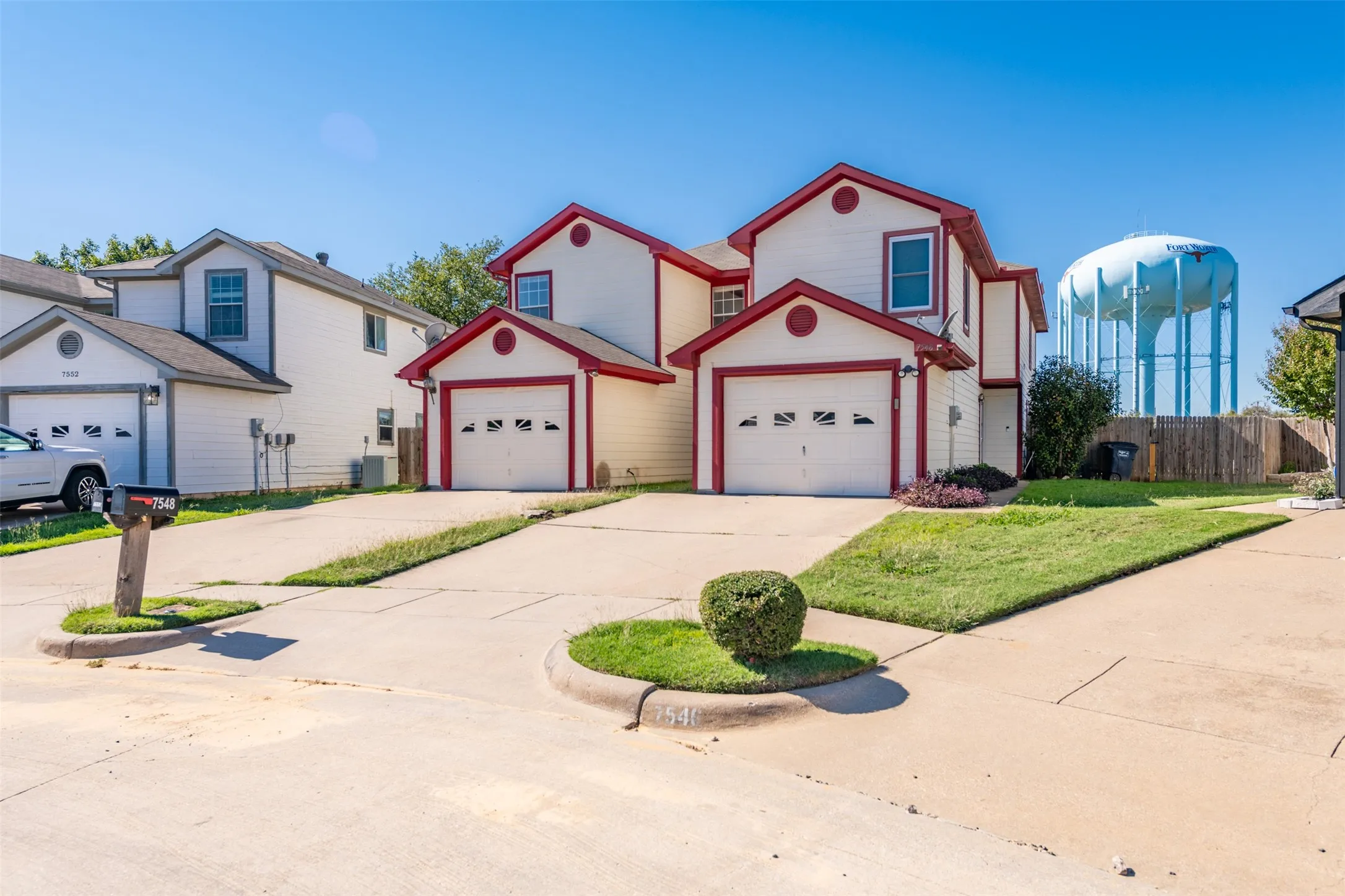 Duplex For Sale in Tarrant County , 7550 Kings Trail, Fort Worth, Texas 76133, 4 Bedroom, 3 Bathroom, Garage spaces, 0 Sqft, built in 2002, mls#21372590, Real Estate Agent in Fort Worth, Homes For Sale in Tarrant county, Homes For Sale in Fort Worth, Realtor in Fort Worth Texas, Real Estate Brokerage Independent Realty Texas, Luminita Cordes Realtor
