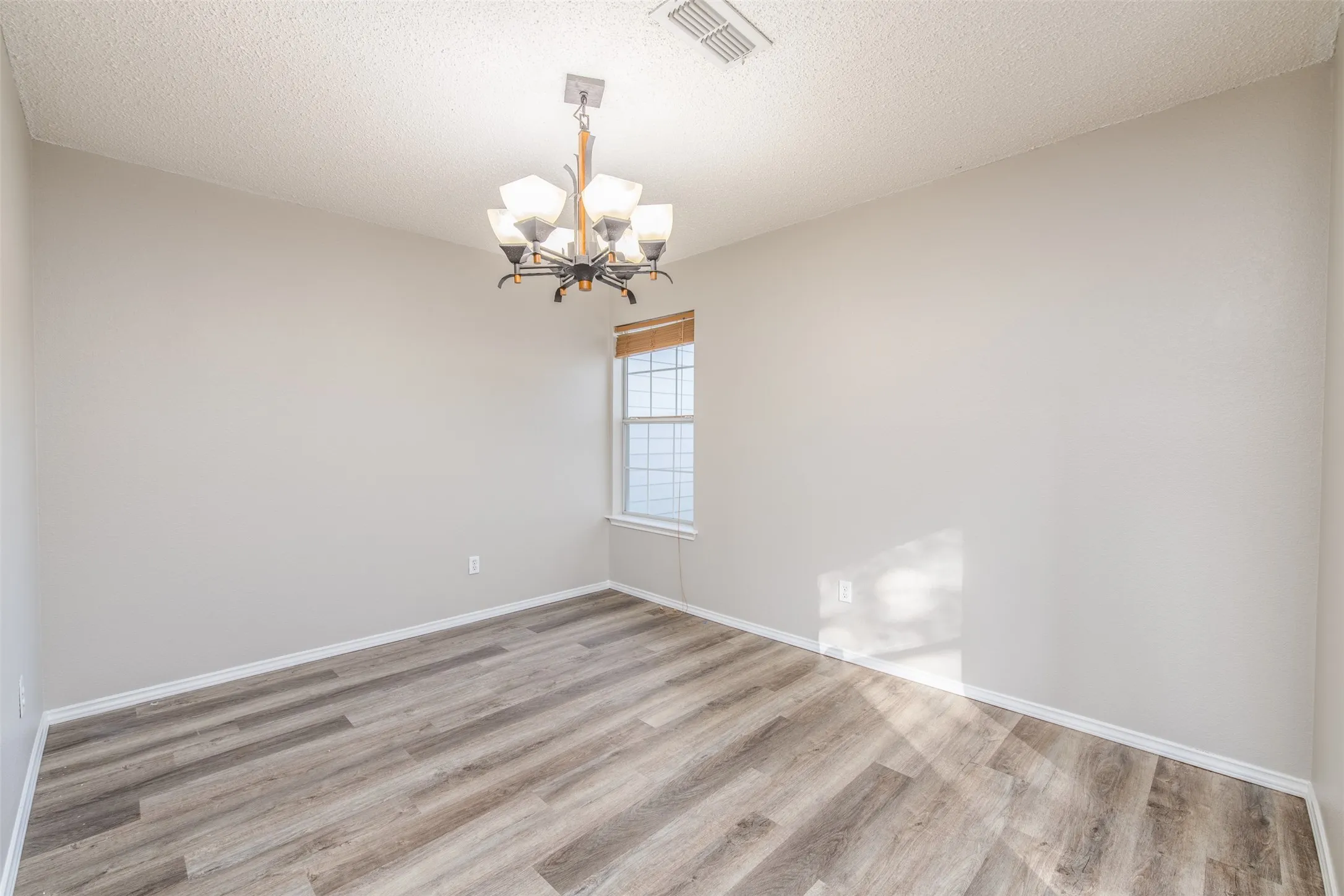 Duplex For Sale in Tarrant County , 7550 Kings Trail, Fort Worth, Texas 76133, 4 Bedroom, 3 Bathroom, Garage spaces, 0 Sqft, built in 2002, mls#21372590, Real Estate Agent in Fort Worth, Homes For Sale in Tarrant county, Homes For Sale in Fort Worth, Realtor in Fort Worth Texas, Real Estate Brokerage Independent Realty Texas, Luminita Cordes Realtor
