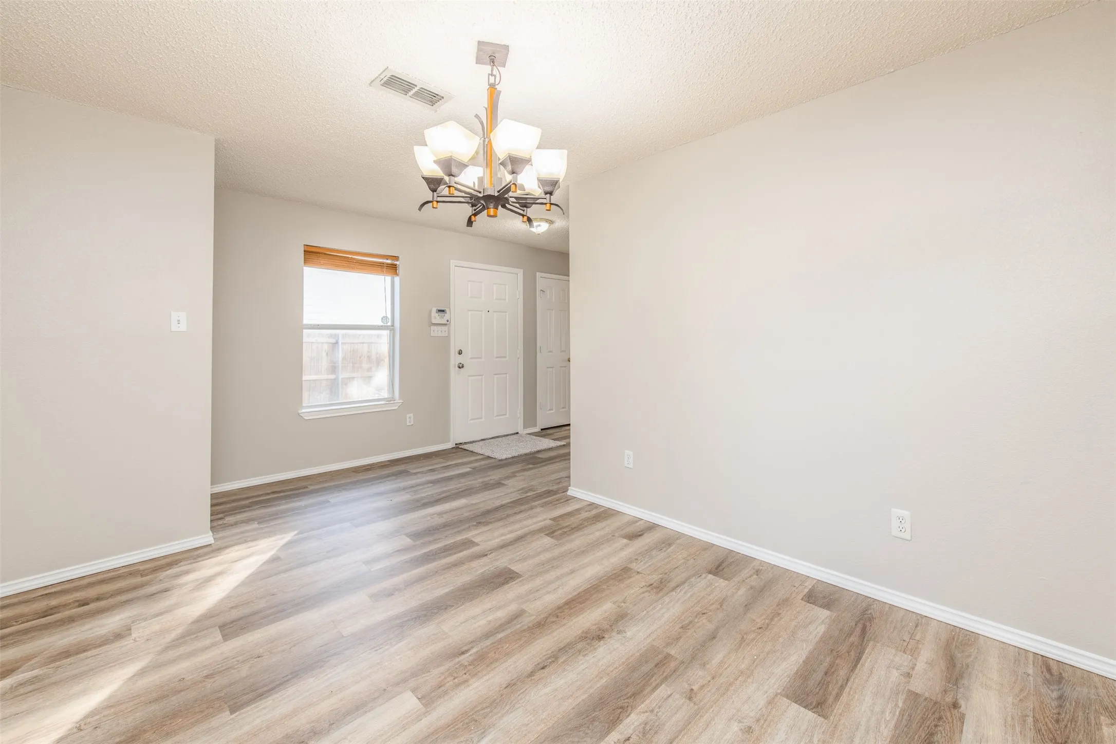 Duplex For Sale in Tarrant County , 7550 Kings Trail, Fort Worth, Texas 76133, 4 Bedroom, 3 Bathroom, Garage spaces, 0 Sqft, built in 2002, mls#21372590, Real Estate Agent in Fort Worth, Homes For Sale in Tarrant county, Homes For Sale in Fort Worth, Realtor in Fort Worth Texas, Real Estate Brokerage Independent Realty Texas, Luminita Cordes Realtor