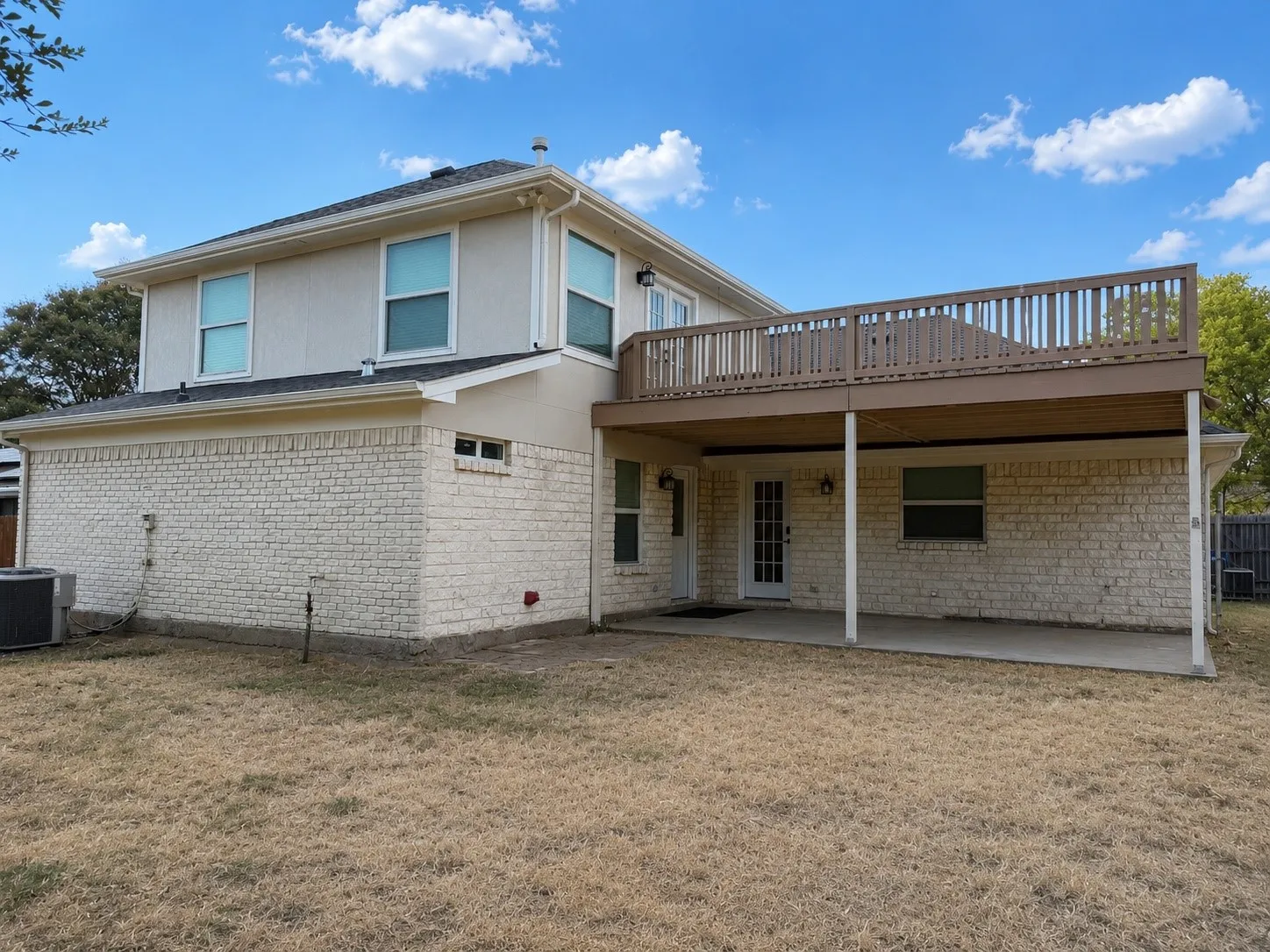 Single Family Residence For Sale in Dallas County , 2124 Brentwood Lane, Carrollton, Texas 75006, 5 Bedroom, 3 Bathroom, 2 Garage spaces, 2,631 Sqft, built in 1972, mls#21372592, Real Estate Agent in Carrollton, Homes For Sale in Dallas county, Homes For Sale in Carrollton, Realtor in Carrollton Texas, Real Estate Brokerage Independent Realty Texas, Luminita Cordes Realtor