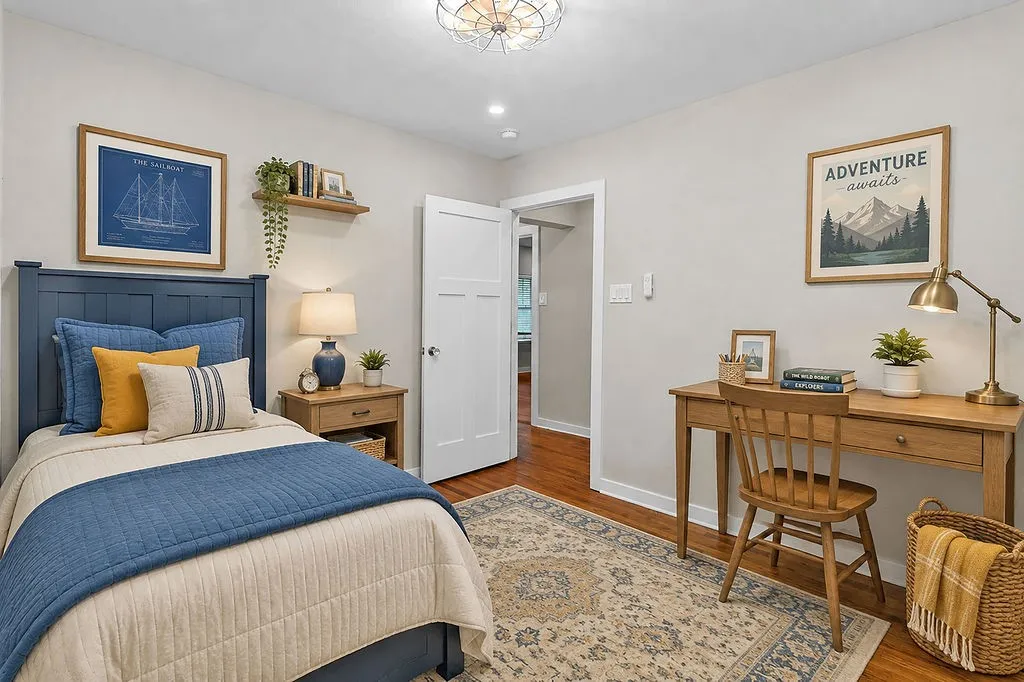 Single Family Residence For Sale in Tarrant County , 4909 White Oak Lane, River Oaks, Texas 76114, 3 Bedroom, 2 Bathroom, 2 Garage spaces, 1,121 Sqft, built in 1933, mls#21370361, Real Estate Agent in River Oaks, Homes For Sale in Tarrant county, Homes For Sale in River Oaks, Realtor in River Oaks Texas, Real Estate Brokerage Independent Realty Texas, Luminita Cordes Realtor