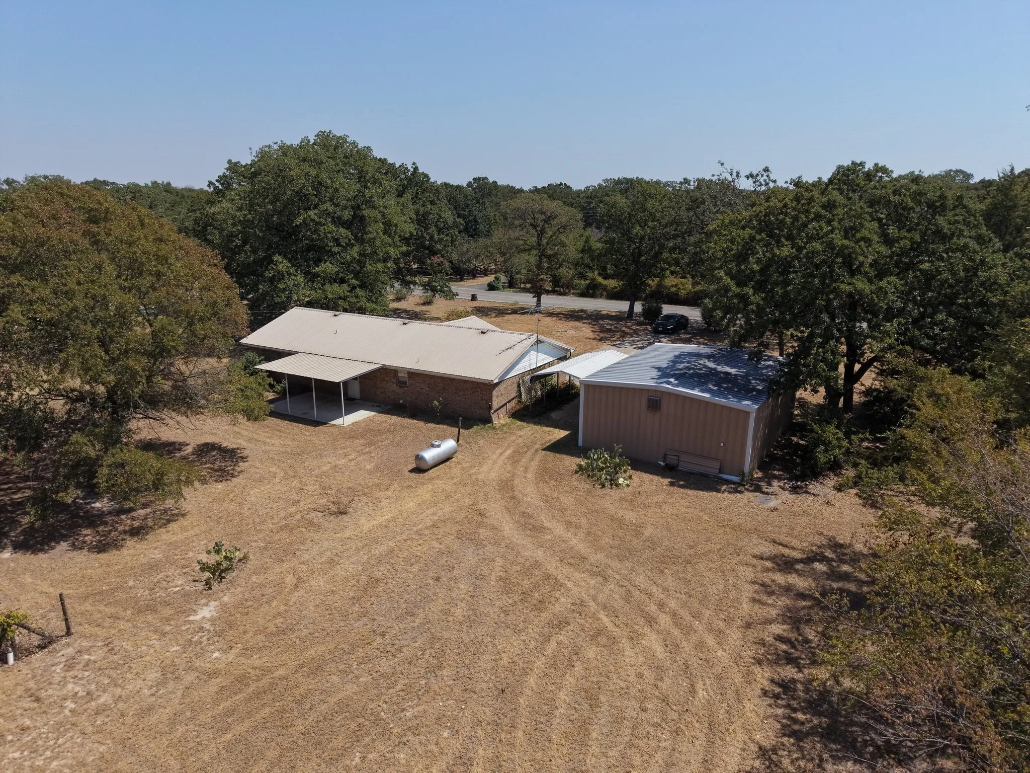 Single Family Residence For Sale in Henderson County , 631 Welch Lane, Gun Barrel City, Texas 75156, 3 Bedroom, 2 Bathroom, 1 Garage spaces, 1,366 Sqft, built in 1980, mls#21372595, Real Estate Agent in Gun Barrel City, Homes For Sale in Henderson county, Homes For Sale in Gun Barrel City, Realtor in Gun Barrel City Texas, Real Estate Brokerage Independent Realty Texas, Luminita Cordes Realtor