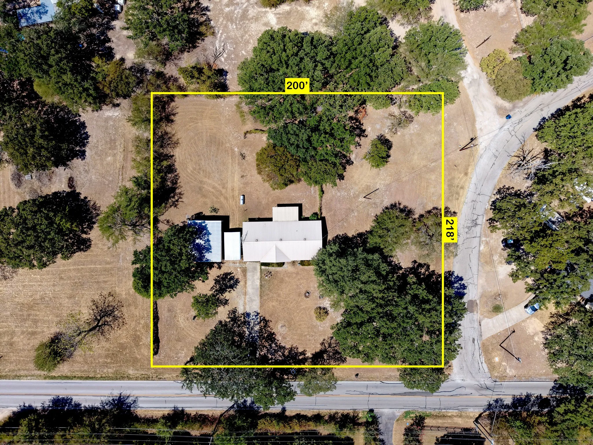 Single Family Residence For Sale in Henderson County , 631 Welch Lane, Gun Barrel City, Texas 75156, 3 Bedroom, 2 Bathroom, 1 Garage spaces, 1,366 Sqft, built in 1980, mls#21372595, Real Estate Agent in Gun Barrel City, Homes For Sale in Henderson county, Homes For Sale in Gun Barrel City, Realtor in Gun Barrel City Texas, Real Estate Brokerage Independent Realty Texas, Luminita Cordes Realtor