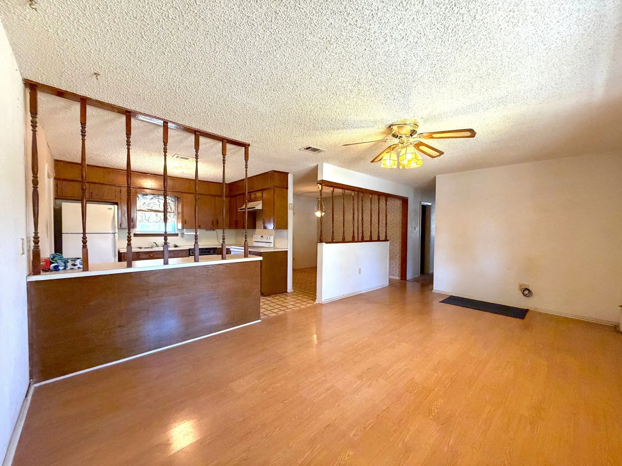 Single Family Residence For Sale in Henderson County , 631 Welch Lane, Gun Barrel City, Texas 75156, 3 Bedroom, 2 Bathroom, 1 Garage spaces, 1,366 Sqft, built in 1980, mls#21372595, Real Estate Agent in Gun Barrel City, Homes For Sale in Henderson county, Homes For Sale in Gun Barrel City, Realtor in Gun Barrel City Texas, Real Estate Brokerage Independent Realty Texas, Luminita Cordes Realtor