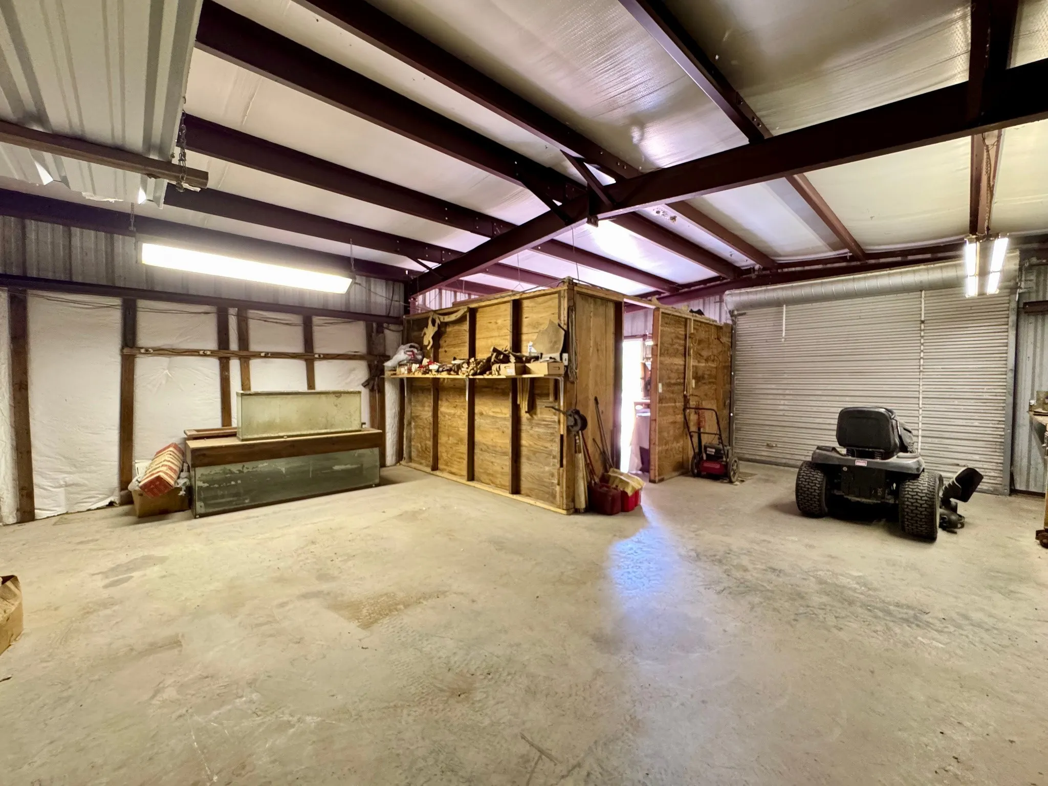 Single Family Residence For Sale in Henderson County , 631 Welch Lane, Gun Barrel City, Texas 75156, 3 Bedroom, 2 Bathroom, 1 Garage spaces, 1,366 Sqft, built in 1980, mls#21372595, Real Estate Agent in Gun Barrel City, Homes For Sale in Henderson county, Homes For Sale in Gun Barrel City, Realtor in Gun Barrel City Texas, Real Estate Brokerage Independent Realty Texas, Luminita Cordes Realtor