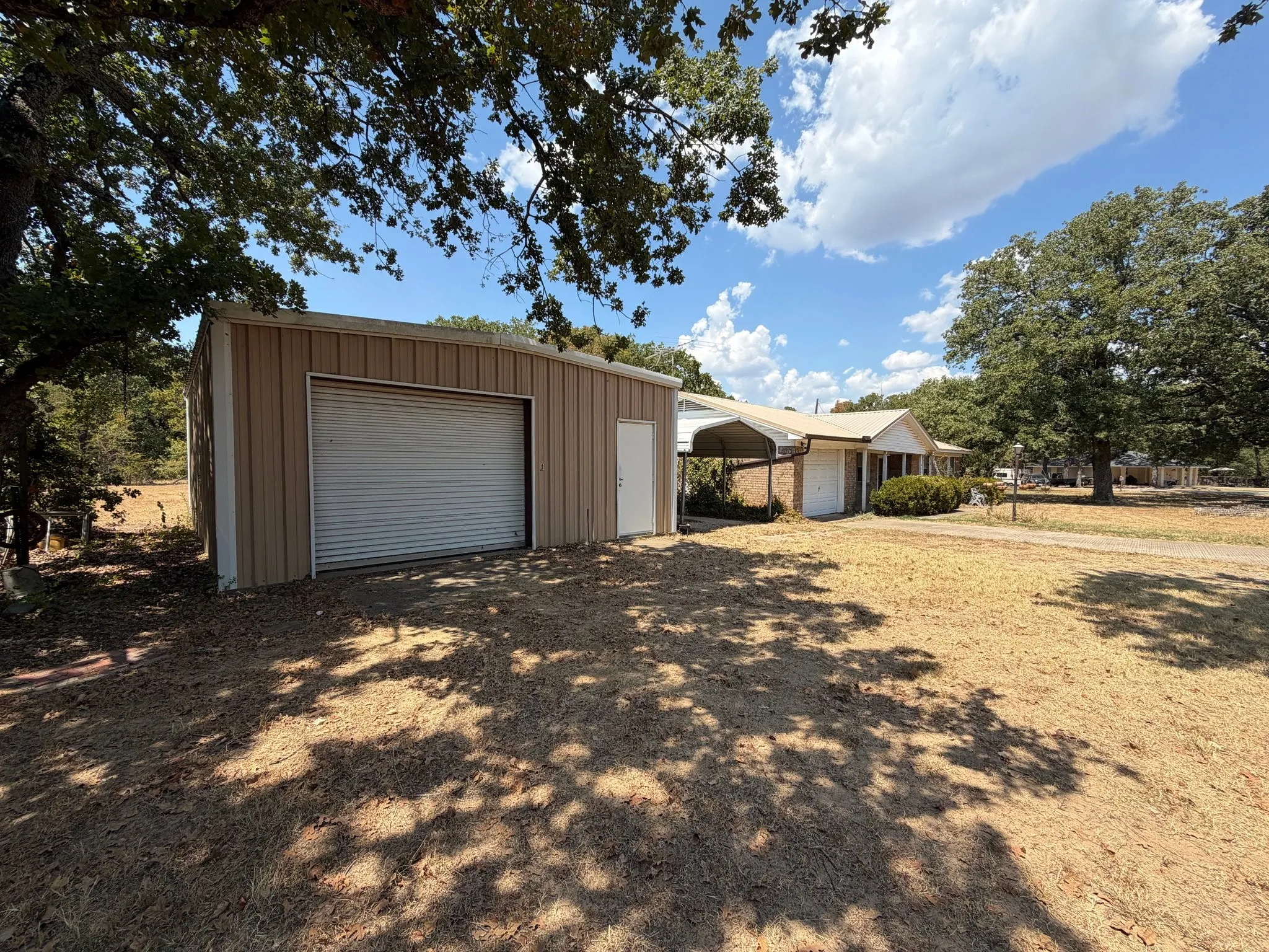 Single Family Residence For Sale in Henderson County , 631 Welch Lane, Gun Barrel City, Texas 75156, 3 Bedroom, 2 Bathroom, 1 Garage spaces, 1,366 Sqft, built in 1980, mls#21372595, Real Estate Agent in Gun Barrel City, Homes For Sale in Henderson county, Homes For Sale in Gun Barrel City, Realtor in Gun Barrel City Texas, Real Estate Brokerage Independent Realty Texas, Luminita Cordes Realtor