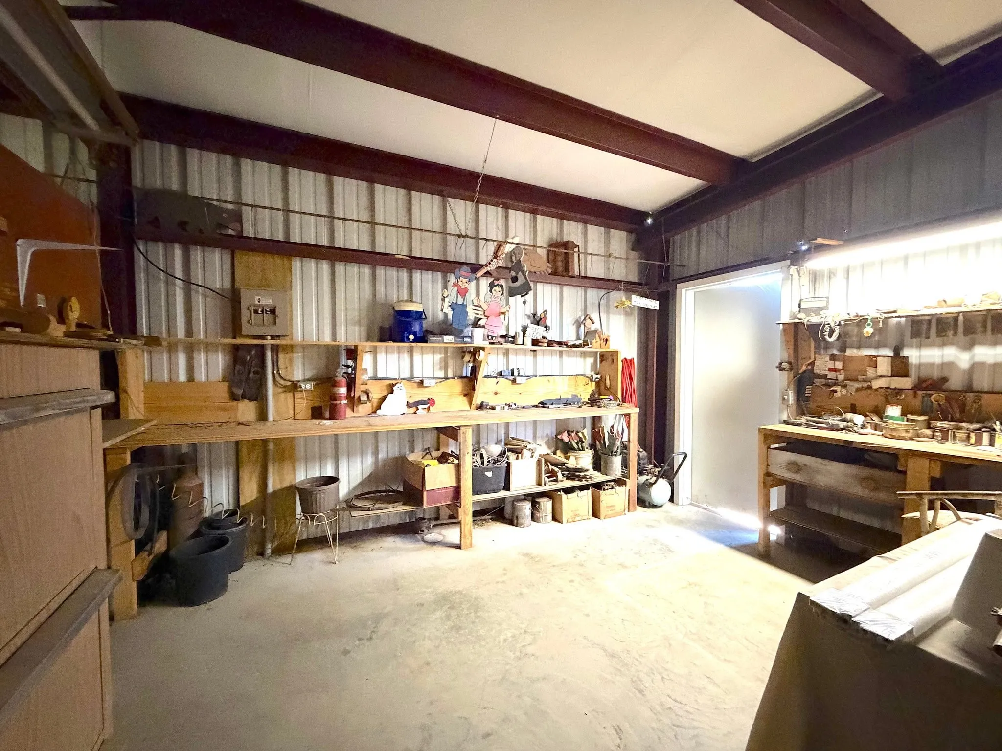 Single Family Residence For Sale in Henderson County , 631 Welch Lane, Gun Barrel City, Texas 75156, 3 Bedroom, 2 Bathroom, 1 Garage spaces, 1,366 Sqft, built in 1980, mls#21372595, Real Estate Agent in Gun Barrel City, Homes For Sale in Henderson county, Homes For Sale in Gun Barrel City, Realtor in Gun Barrel City Texas, Real Estate Brokerage Independent Realty Texas, Luminita Cordes Realtor