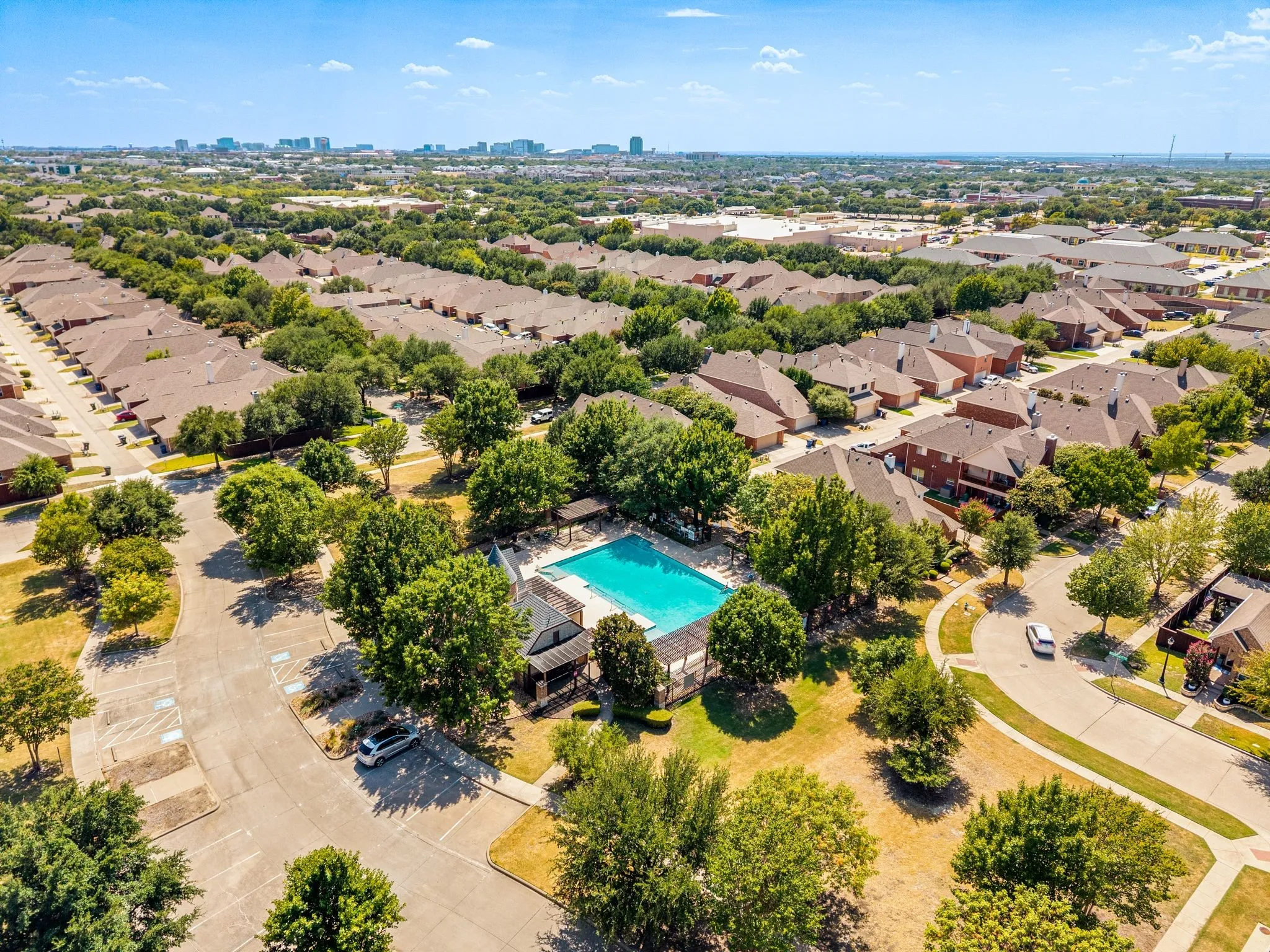 Single Family Residence For Sale in Collin County , 9761 Snowberry Drive, Frisco, Texas 75035, 4 Bedroom, 2 Bathroom, 2 Garage spaces, 2,532 Sqft, built in 2004, mls#21372264, Real Estate Agent in Frisco, Homes For Sale in Collin county, Homes For Sale in Frisco, Realtor in Frisco Texas, Real Estate Brokerage Independent Realty Texas, Luminita Cordes Realtor