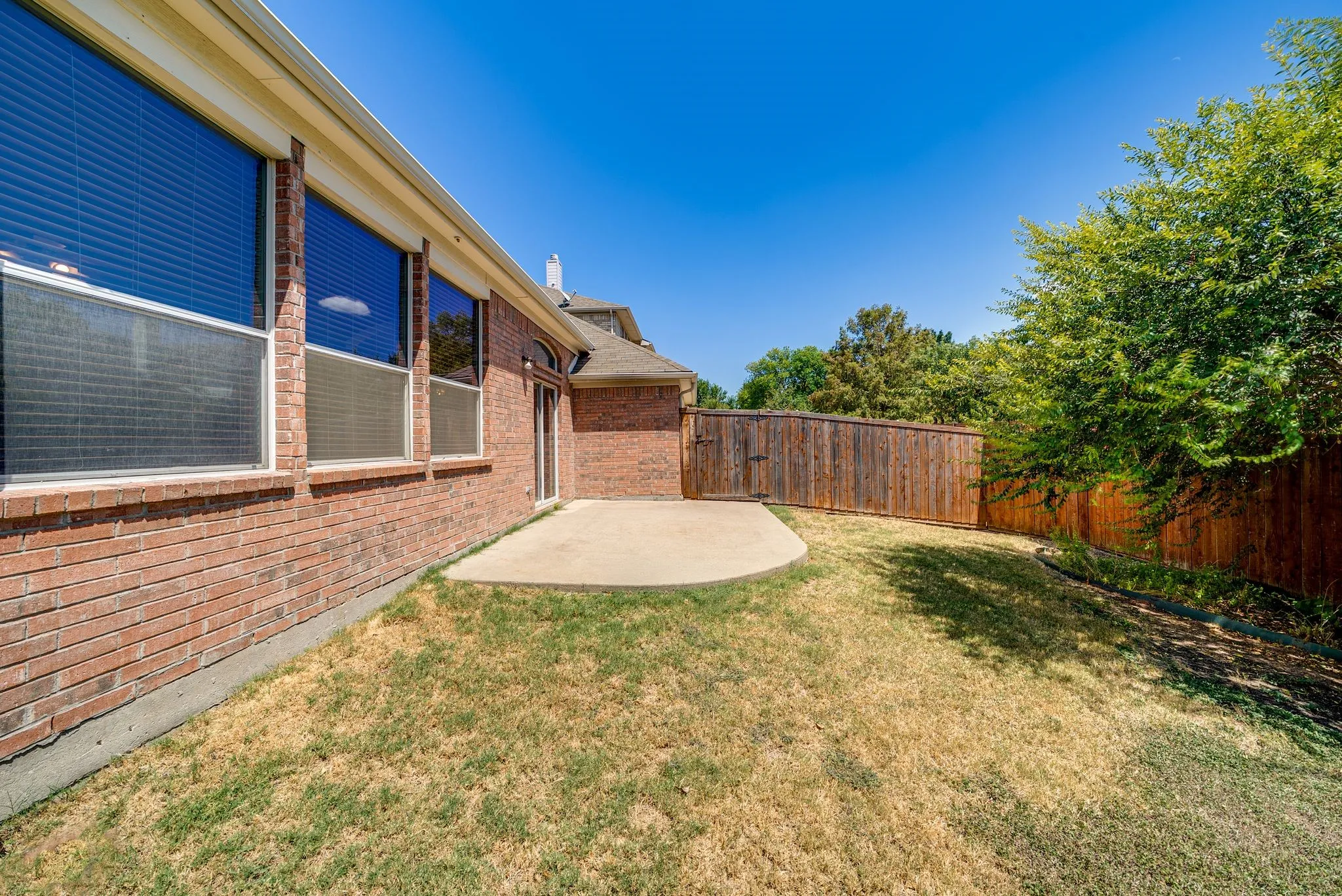 Single Family Residence For Sale in Collin County , 9761 Snowberry Drive, Frisco, Texas 75035, 4 Bedroom, 2 Bathroom, 2 Garage spaces, 2,532 Sqft, built in 2004, mls#21372264, Real Estate Agent in Frisco, Homes For Sale in Collin county, Homes For Sale in Frisco, Realtor in Frisco Texas, Real Estate Brokerage Independent Realty Texas, Luminita Cordes Realtor