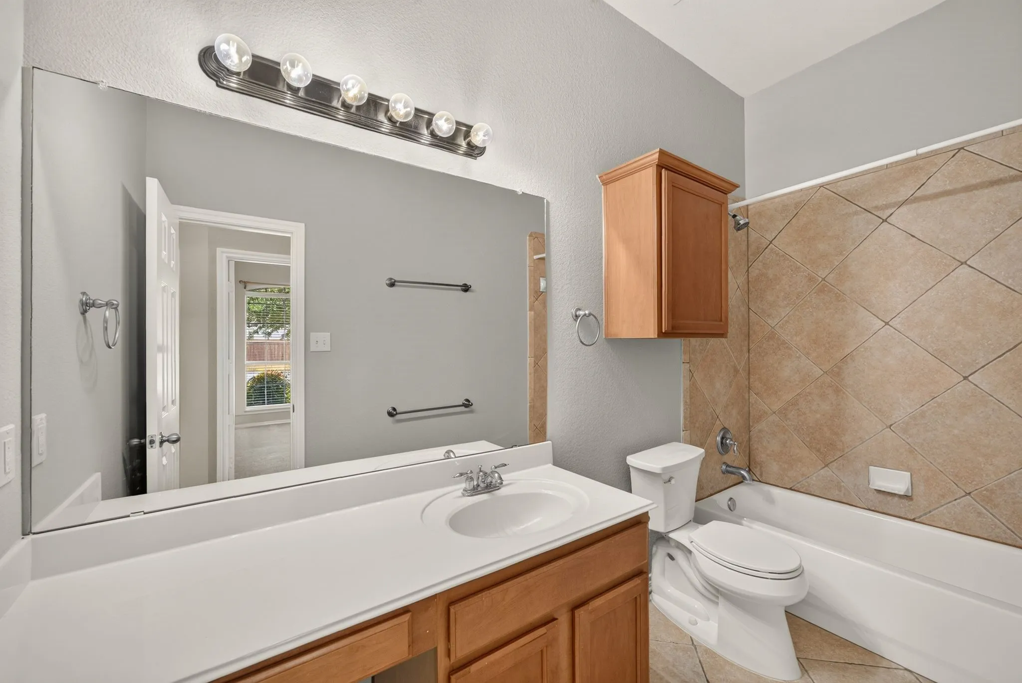 Single Family Residence For Sale in Collin County , 9761 Snowberry Drive, Frisco, Texas 75035, 4 Bedroom, 2 Bathroom, 2 Garage spaces, 2,532 Sqft, built in 2004, mls#21372264, Real Estate Agent in Frisco, Homes For Sale in Collin county, Homes For Sale in Frisco, Realtor in Frisco Texas, Real Estate Brokerage Independent Realty Texas, Luminita Cordes Realtor