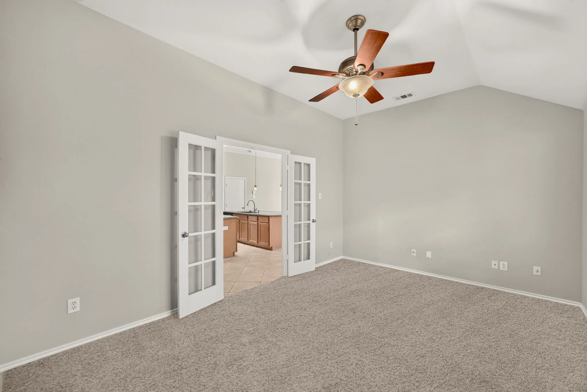 Single Family Residence For Sale in Collin County , 9761 Snowberry Drive, Frisco, Texas 75035, 4 Bedroom, 2 Bathroom, 2 Garage spaces, 2,532 Sqft, built in 2004, mls#21372264, Real Estate Agent in Frisco, Homes For Sale in Collin county, Homes For Sale in Frisco, Realtor in Frisco Texas, Real Estate Brokerage Independent Realty Texas, Luminita Cordes Realtor