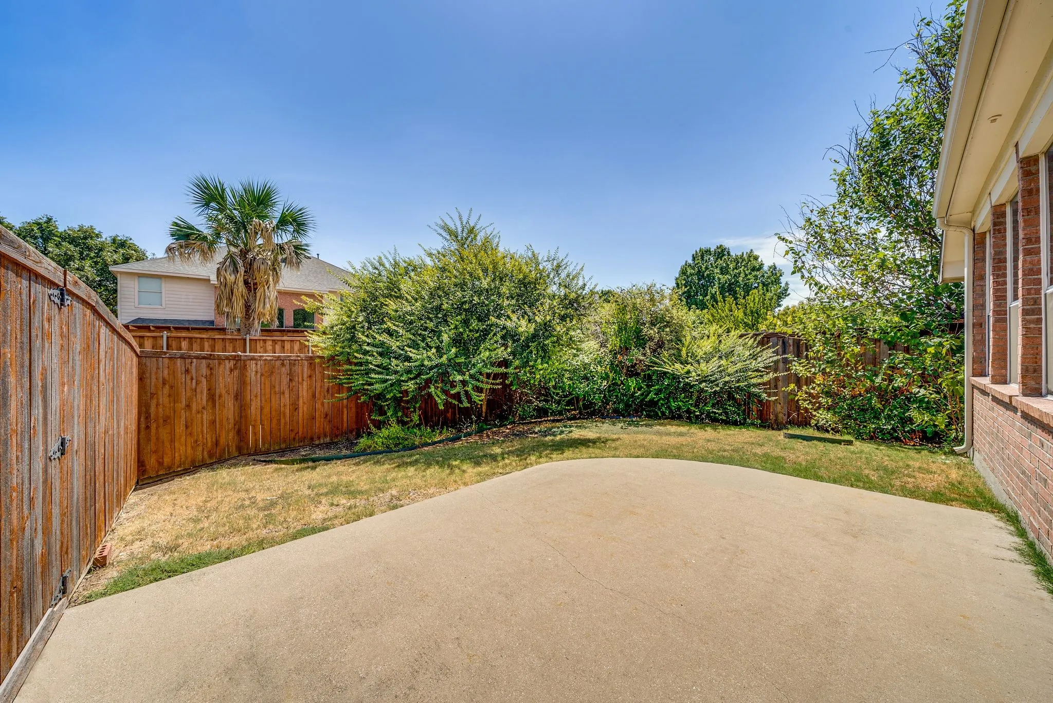 Single Family Residence For Sale in Collin County , 9761 Snowberry Drive, Frisco, Texas 75035, 4 Bedroom, 2 Bathroom, 2 Garage spaces, 2,532 Sqft, built in 2004, mls#21372264, Real Estate Agent in Frisco, Homes For Sale in Collin county, Homes For Sale in Frisco, Realtor in Frisco Texas, Real Estate Brokerage Independent Realty Texas, Luminita Cordes Realtor