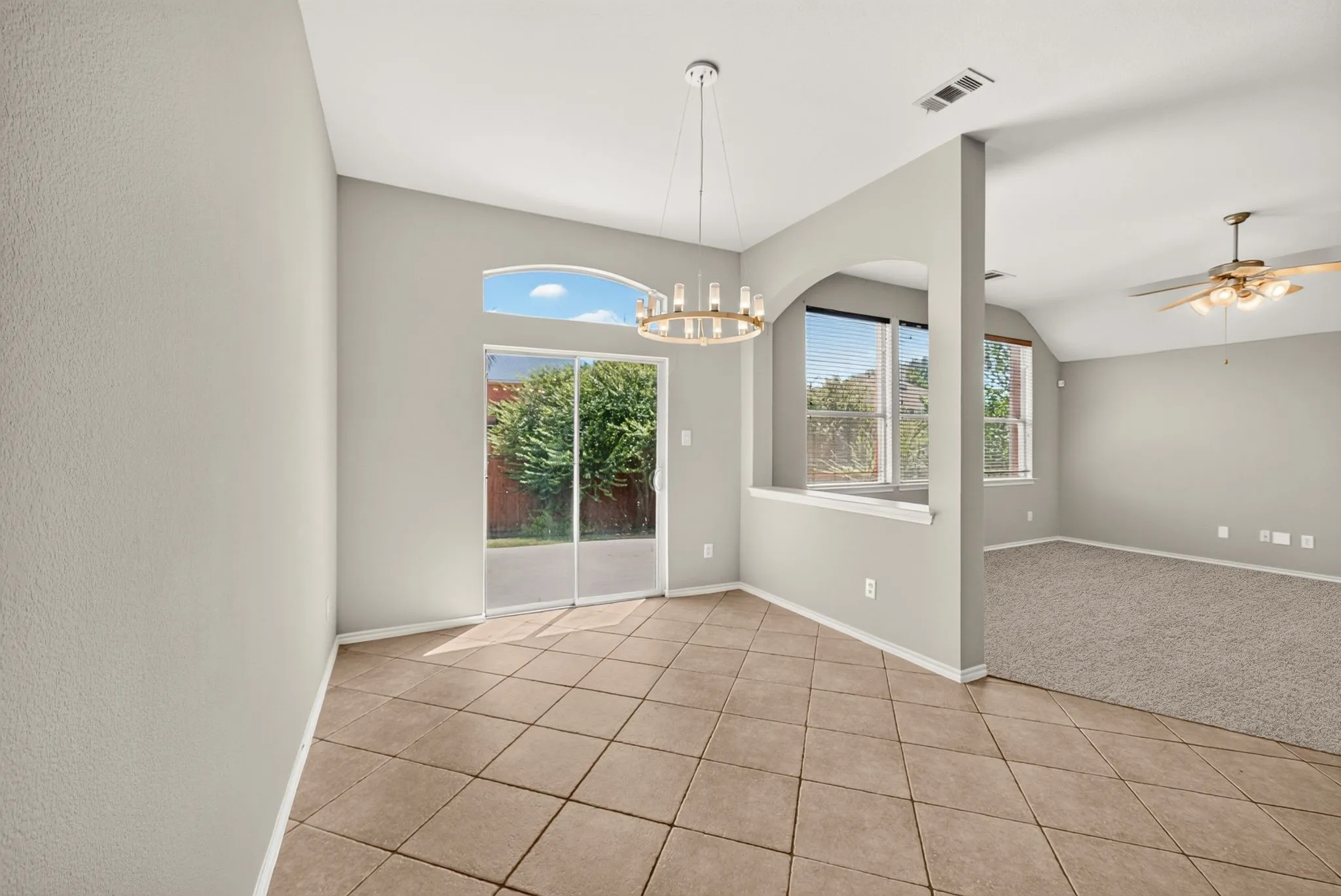 Single Family Residence For Sale in Collin County , 9761 Snowberry Drive, Frisco, Texas 75035, 4 Bedroom, 2 Bathroom, 2 Garage spaces, 2,532 Sqft, built in 2004, mls#21372264, Real Estate Agent in Frisco, Homes For Sale in Collin county, Homes For Sale in Frisco, Realtor in Frisco Texas, Real Estate Brokerage Independent Realty Texas, Luminita Cordes Realtor