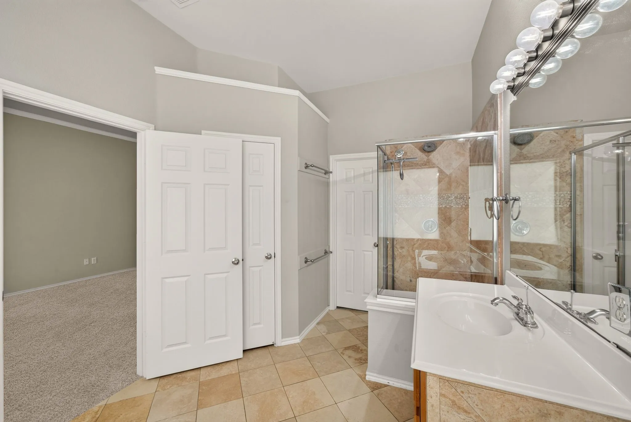 Single Family Residence For Sale in Collin County , 9761 Snowberry Drive, Frisco, Texas 75035, 4 Bedroom, 2 Bathroom, 2 Garage spaces, 2,532 Sqft, built in 2004, mls#21372264, Real Estate Agent in Frisco, Homes For Sale in Collin county, Homes For Sale in Frisco, Realtor in Frisco Texas, Real Estate Brokerage Independent Realty Texas, Luminita Cordes Realtor