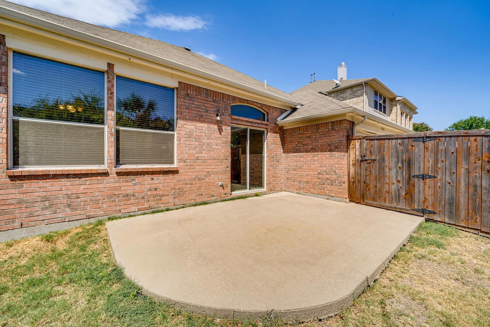 Single Family Residence For Sale in Collin County , 9761 Snowberry Drive, Frisco, Texas 75035, 4 Bedroom, 2 Bathroom, 2 Garage spaces, 2,532 Sqft, built in 2004, mls#21372264, Real Estate Agent in Frisco, Homes For Sale in Collin county, Homes For Sale in Frisco, Realtor in Frisco Texas, Real Estate Brokerage Independent Realty Texas, Luminita Cordes Realtor