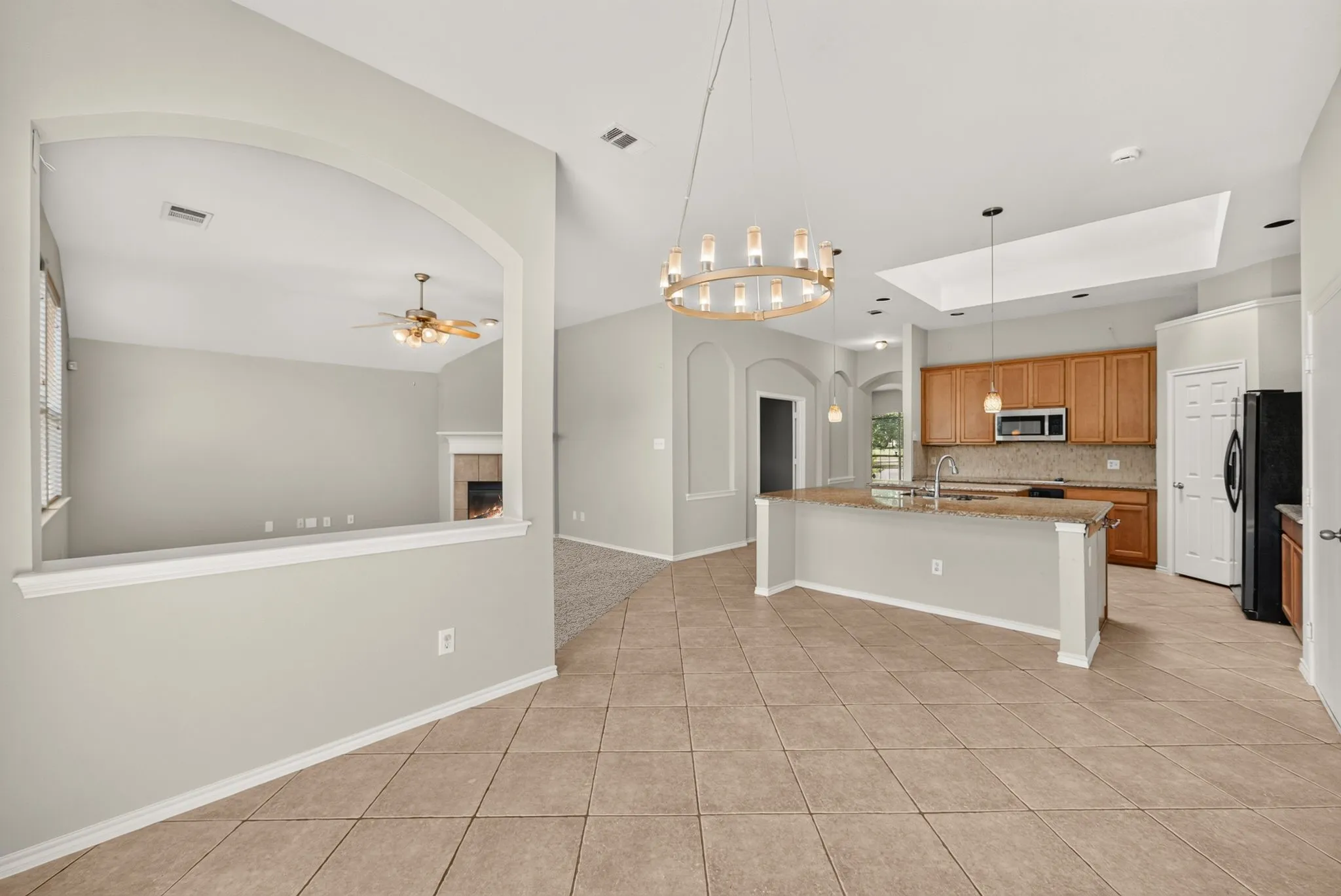 Single Family Residence For Sale in Collin County , 9761 Snowberry Drive, Frisco, Texas 75035, 4 Bedroom, 2 Bathroom, 2 Garage spaces, 2,532 Sqft, built in 2004, mls#21372264, Real Estate Agent in Frisco, Homes For Sale in Collin county, Homes For Sale in Frisco, Realtor in Frisco Texas, Real Estate Brokerage Independent Realty Texas, Luminita Cordes Realtor