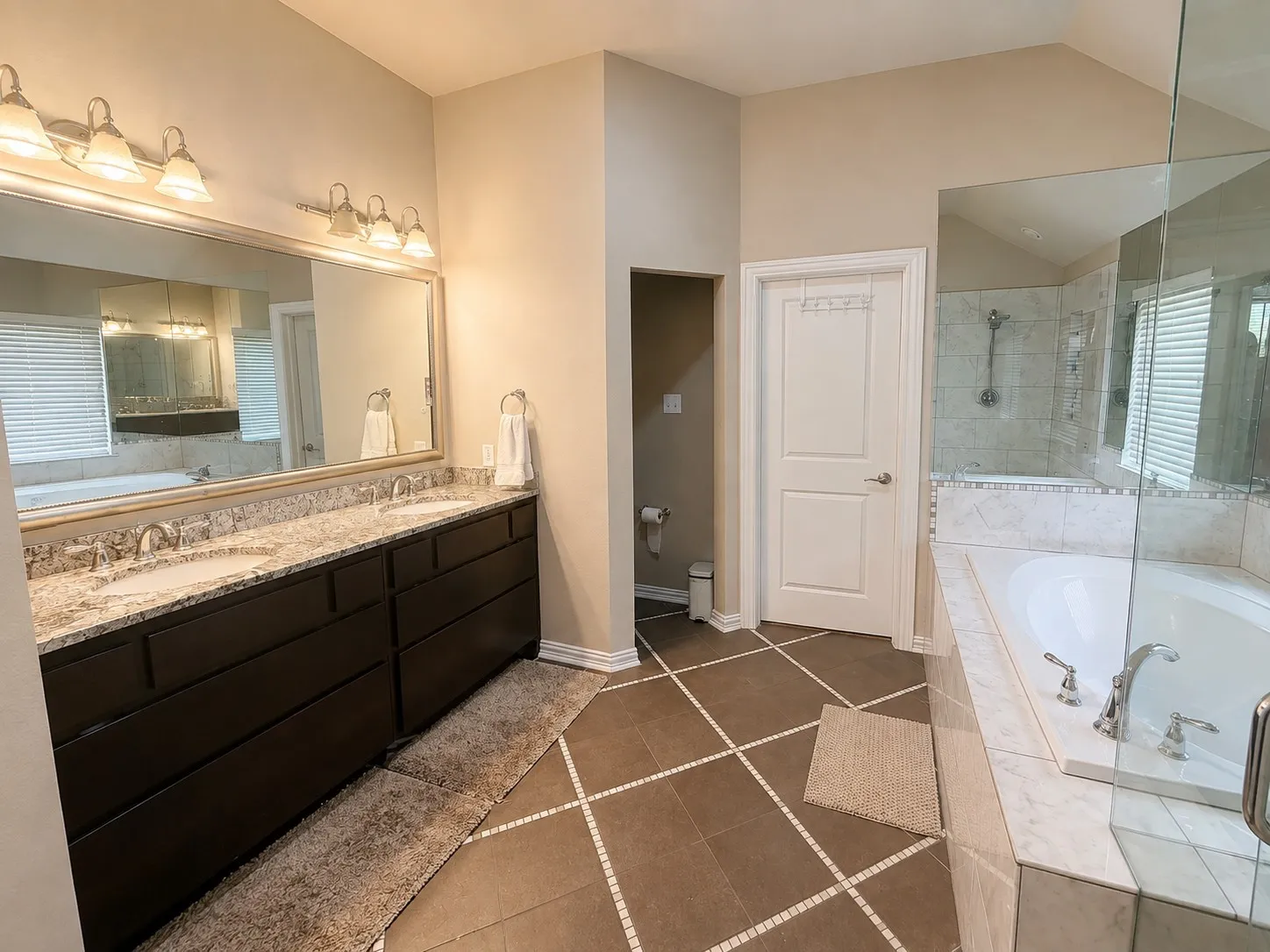 Single Family Residence For Rent in Dallas County , 7015 Chackbay Lane, Dallas, Texas 75227, 4 Bedroom, 2 Bathroom, 2 Garage spaces, 2,403 Sqft, built in 2012, mls#21372603, Real Estate Agent in Dallas, Homes For Rent in Dallas county, Homes For Rent in Dallas, Realtor in Dallas Texas, Real Estate Brokerage Independent Realty Texas, Luminita Cordes Realtor