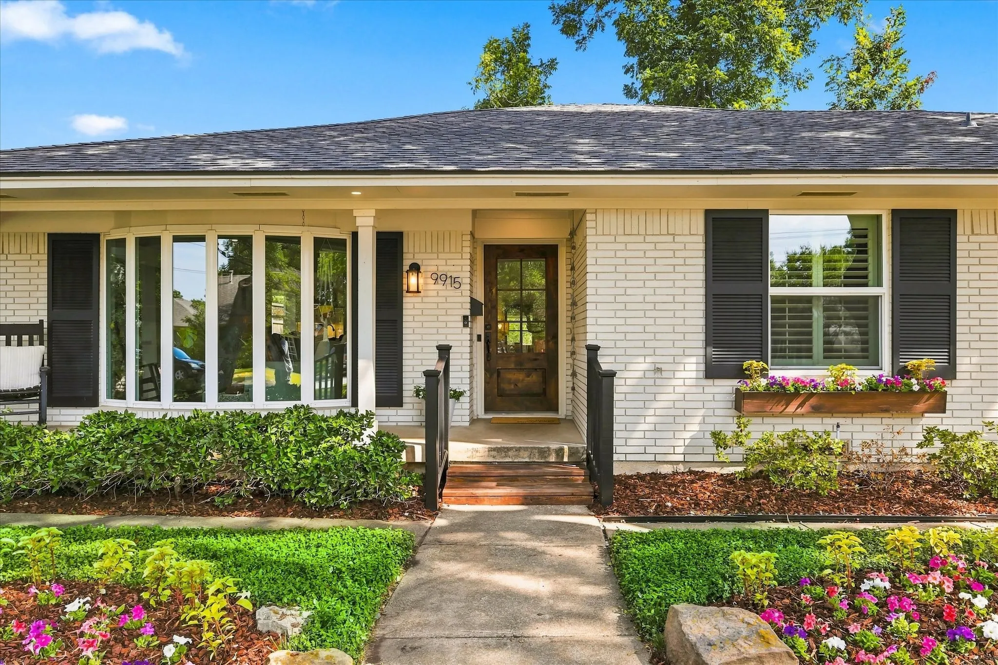 Single Family Residence For Sale in Dallas County , 9915 Faircrest Drive, Dallas, Texas 75238, 4 Bedroom, 4 Bathroom, 2 Garage spaces, 2,425 Sqft, built in 1967, mls#21357987, Real Estate Agent in Dallas, Homes For Sale in Dallas county, Homes For Sale in Dallas, Realtor in Dallas Texas, Real Estate Brokerage Independent Realty Texas, Luminita Cordes Realtor